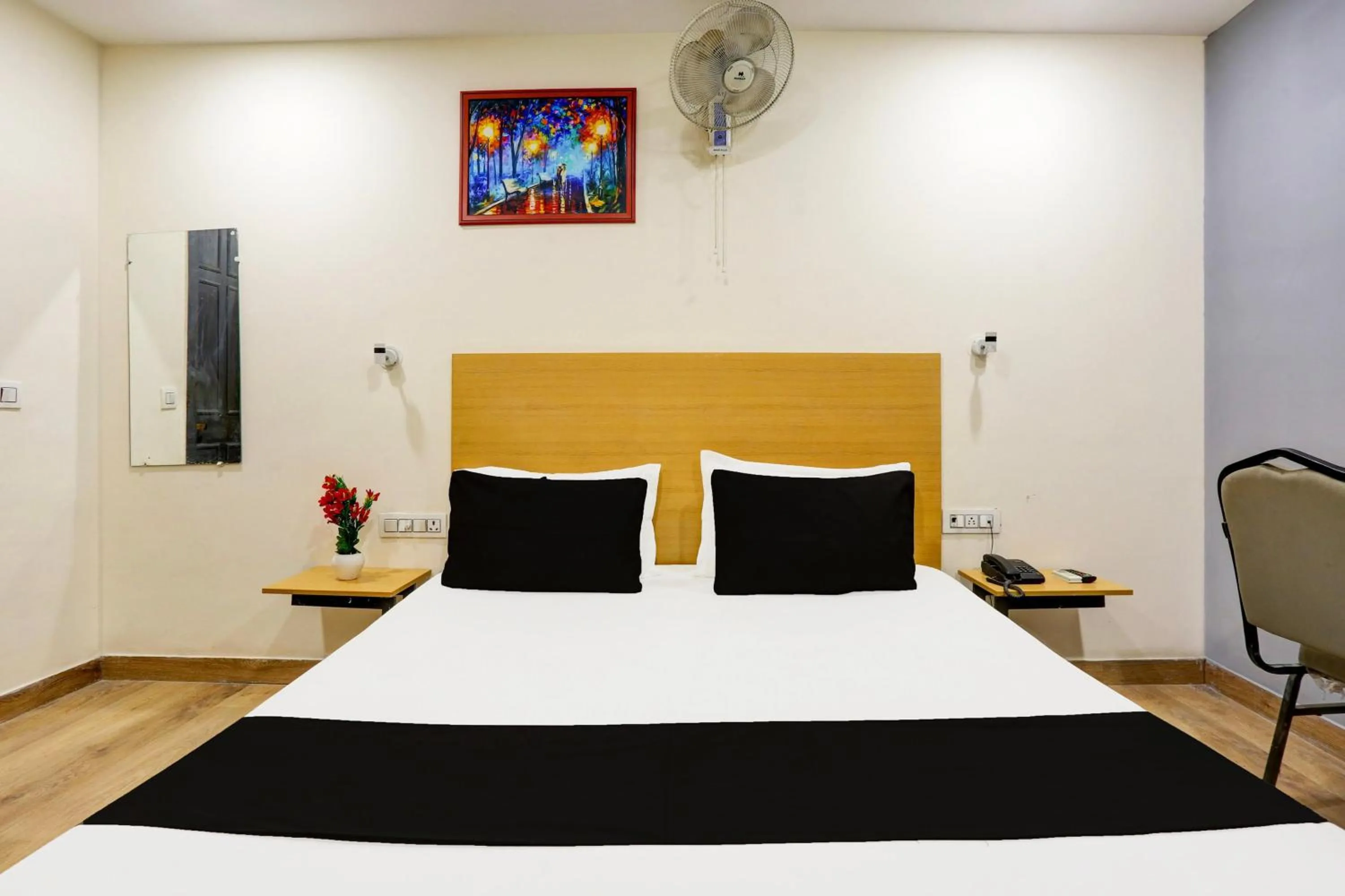 Bedroom, Bed in Super Hotel O Near Uttam Nagar East Metro