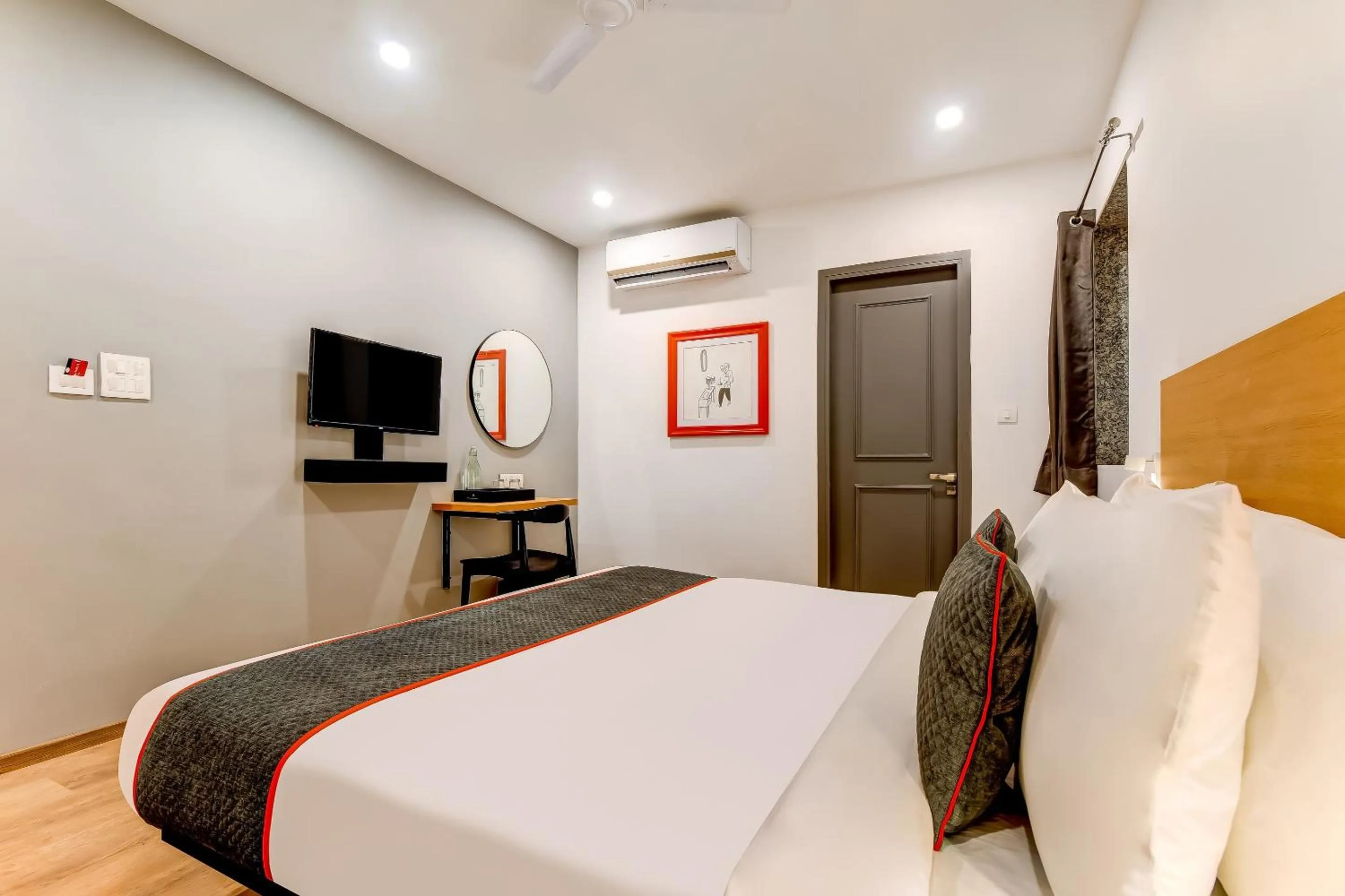 Bed in Collection O Near Kohat Enclave Metro Station