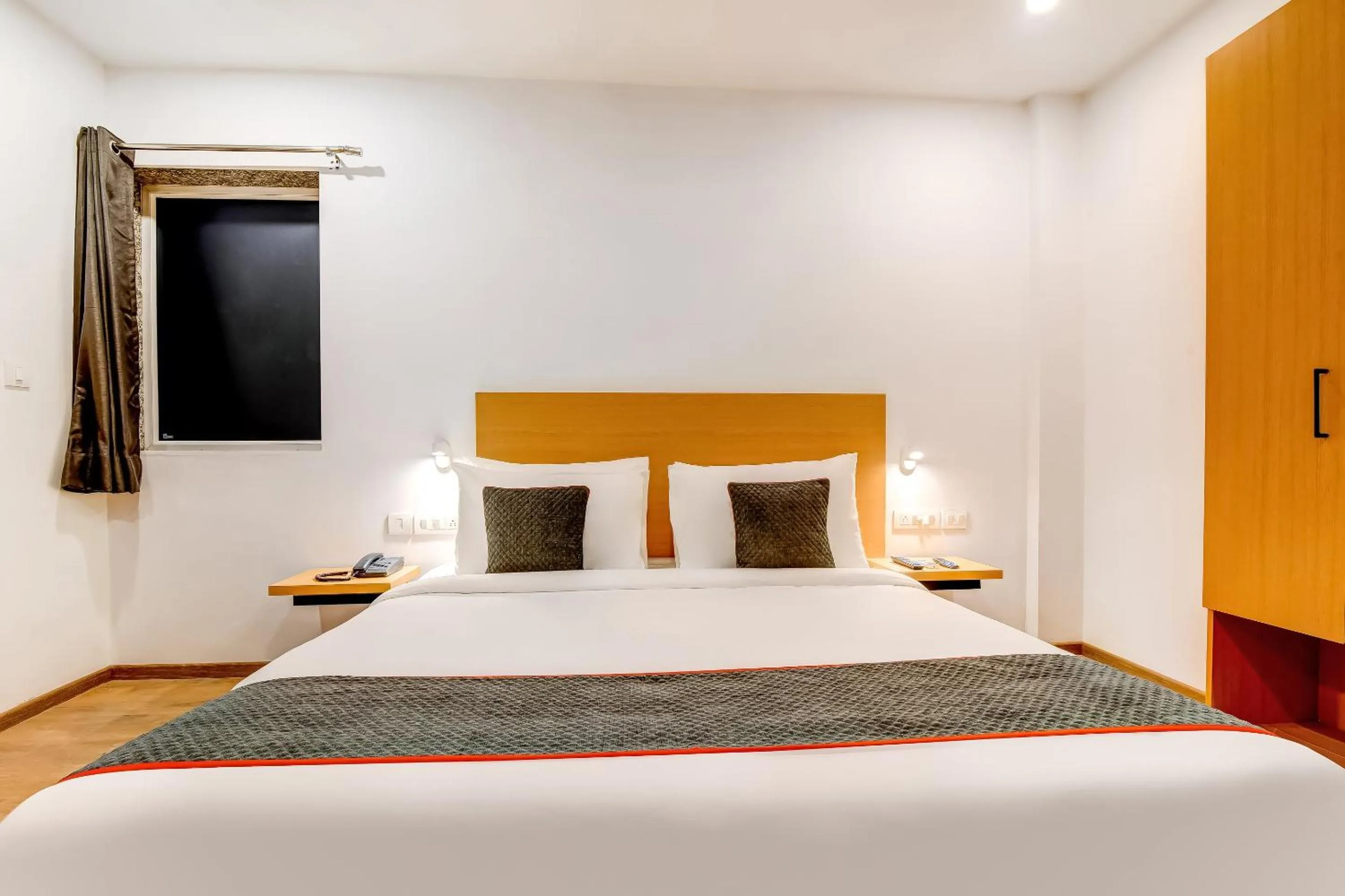 Bedroom, Bed in Collection O Near Kohat Enclave Metro Station