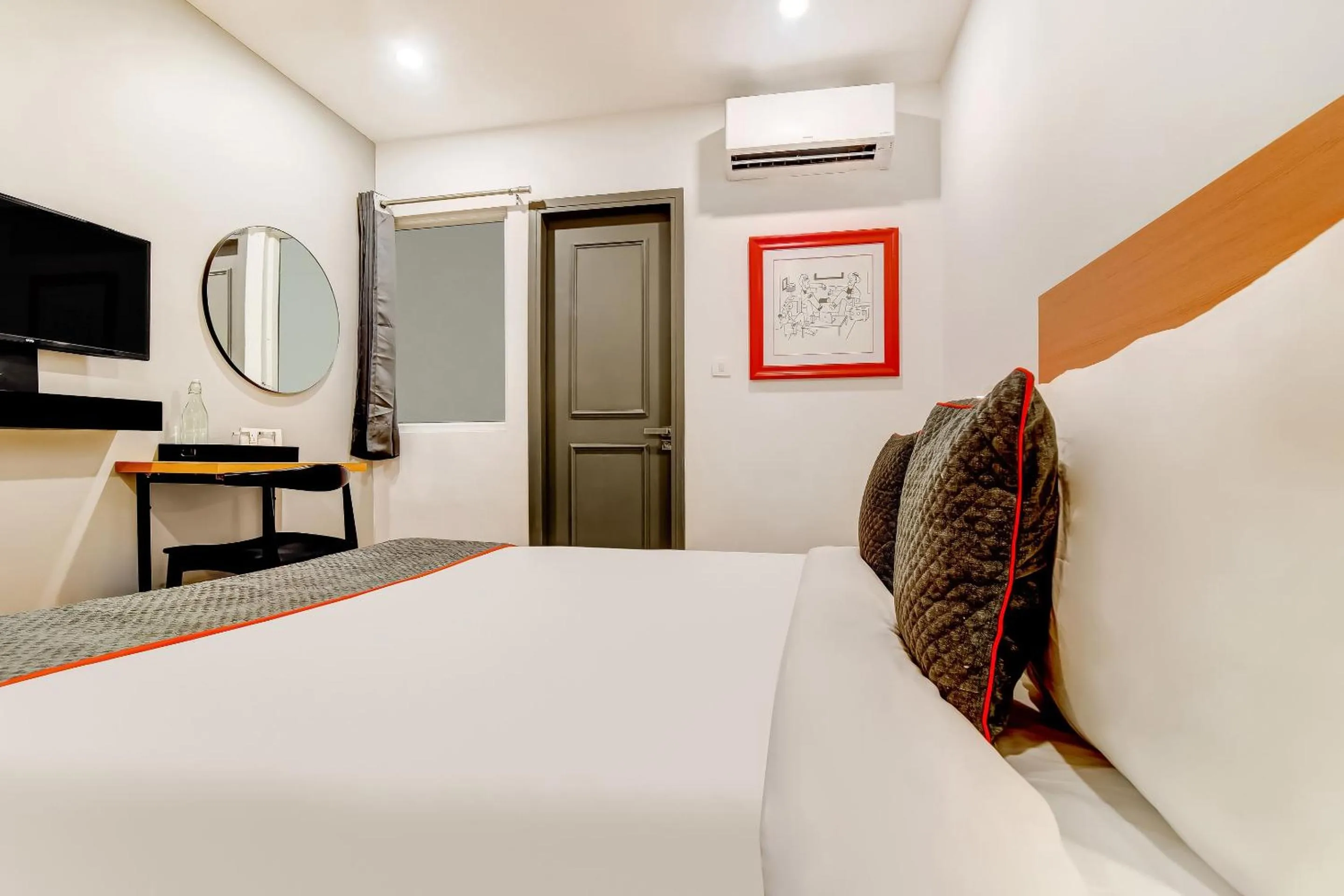 Bed in Collection O Near Kohat Enclave Metro Station