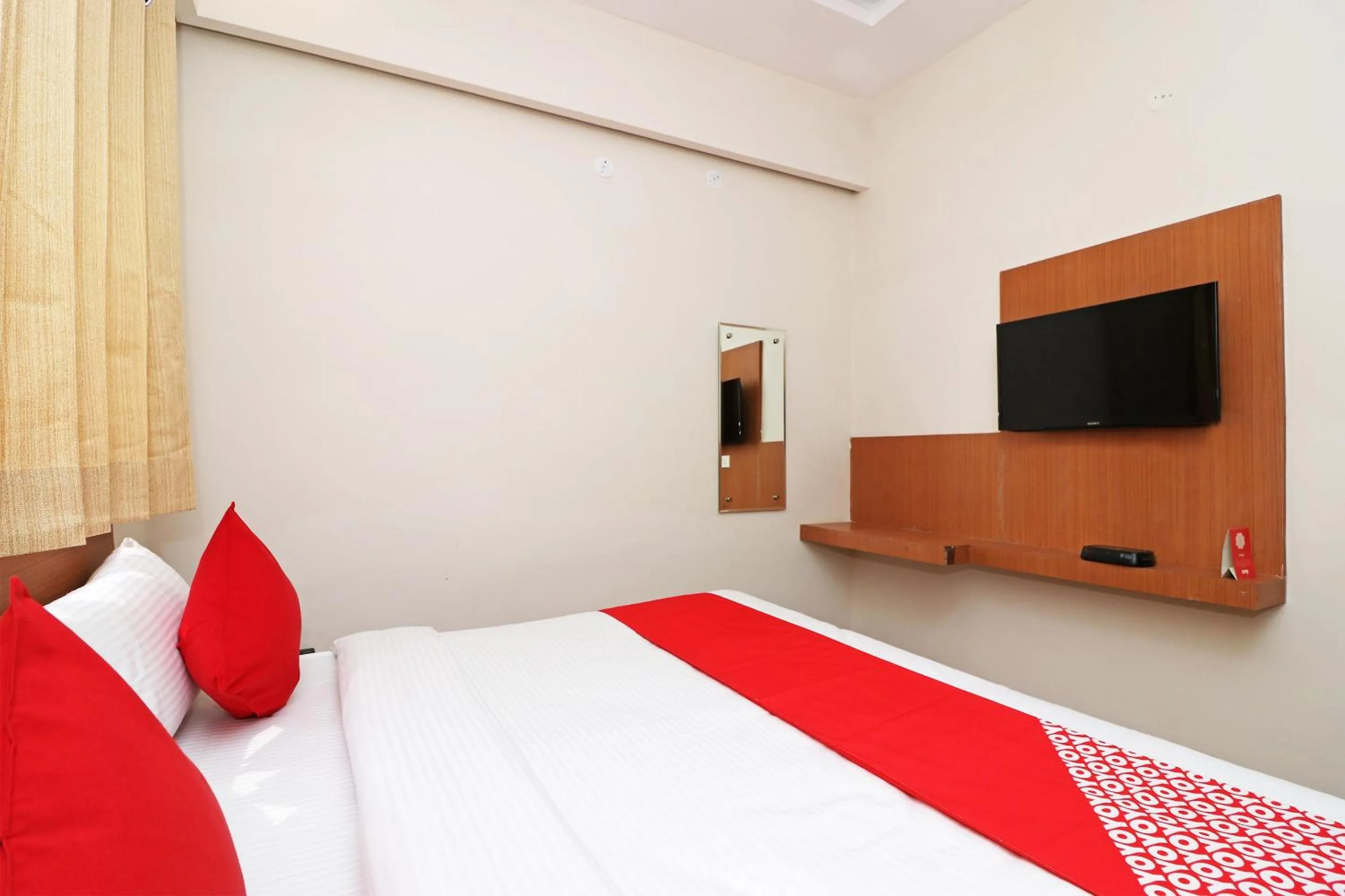 Bedroom, Bed in Hotel O Green Comfort