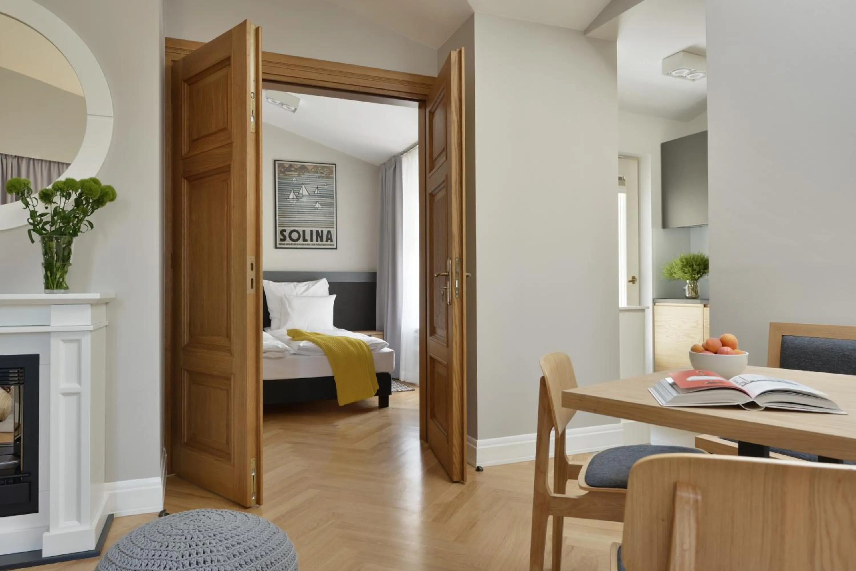 Dining area, Bed in STRADONIA Serviced Apartments