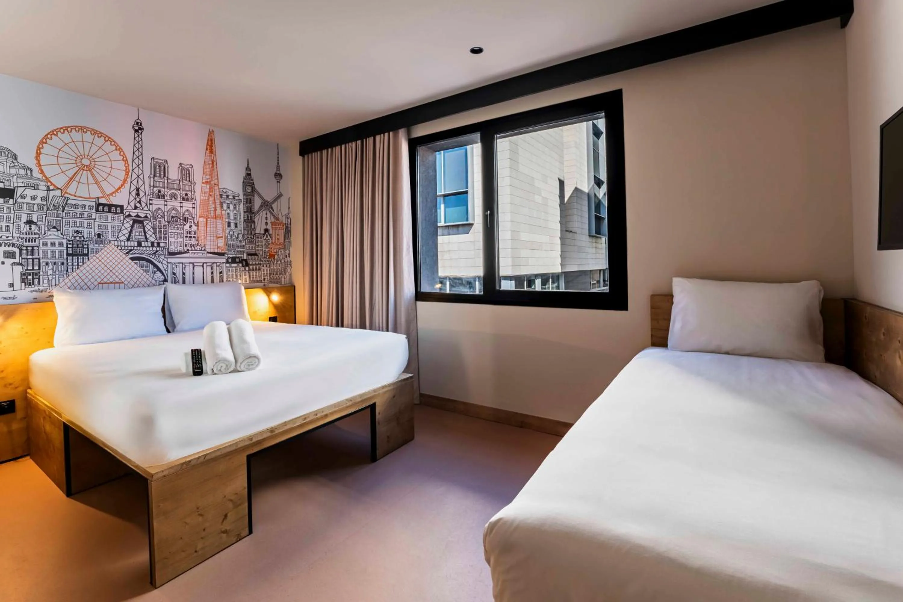 Bedroom, Bed in easyHotel Madrid Alcala