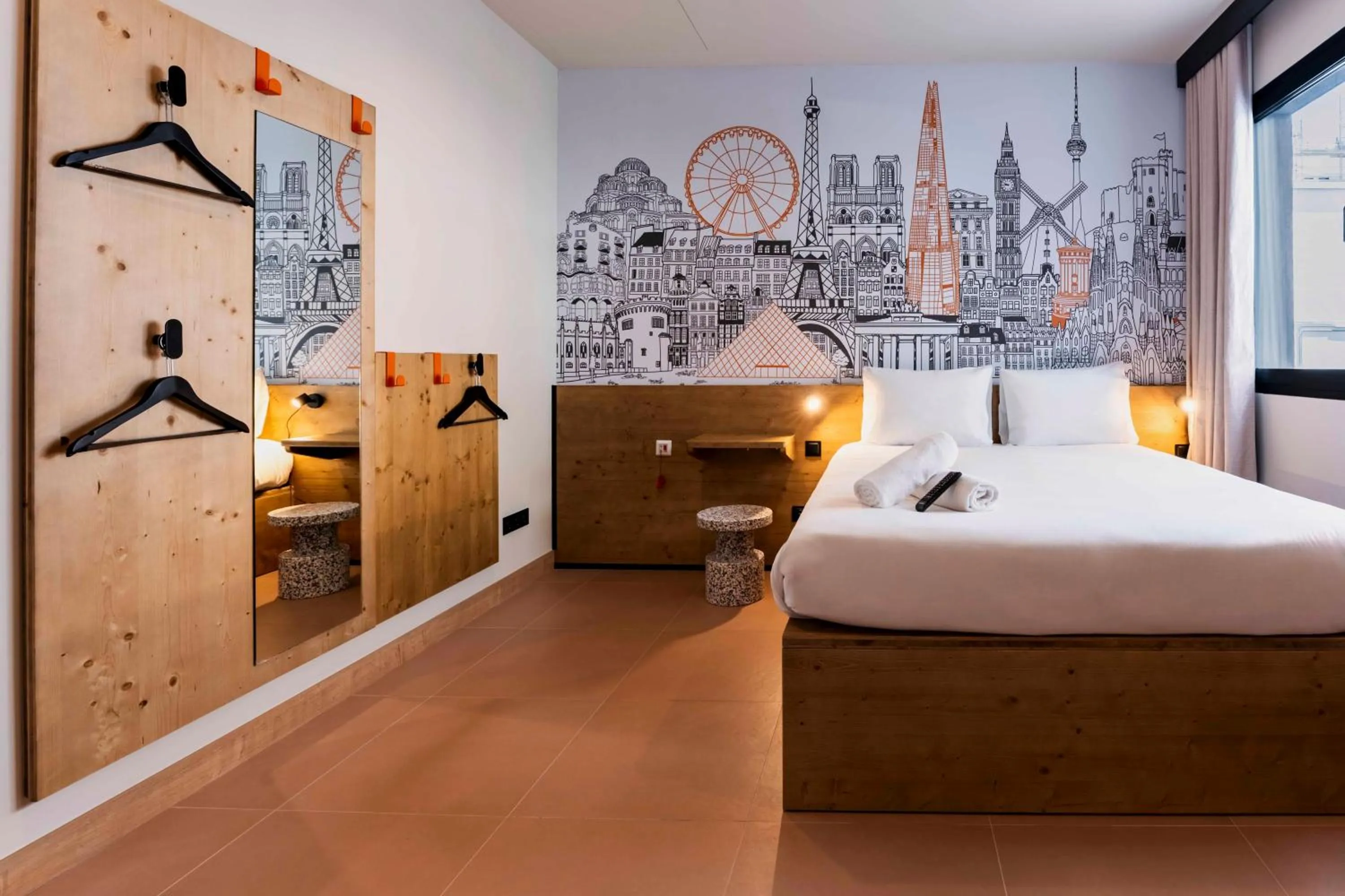 Bedroom, Bed in easyHotel Madrid Alcala