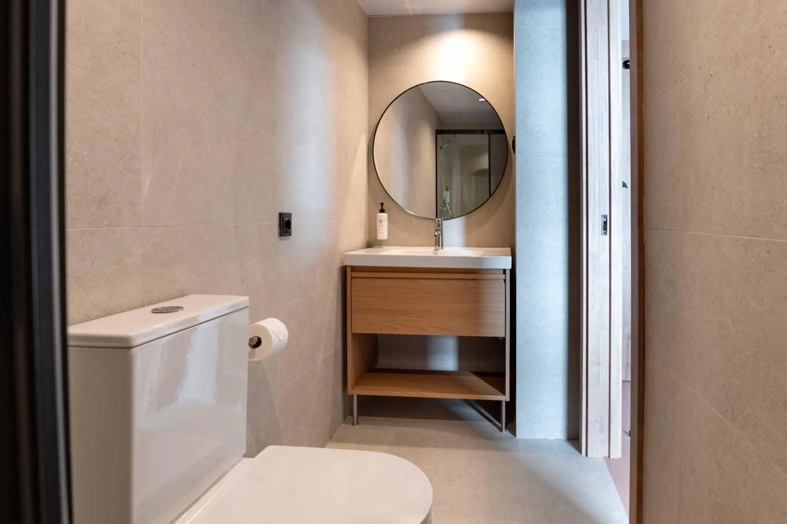 Standard Twin Room in easyHotel Madrid Alcala Standard Twin Room in easyHotel Madrid Alcala