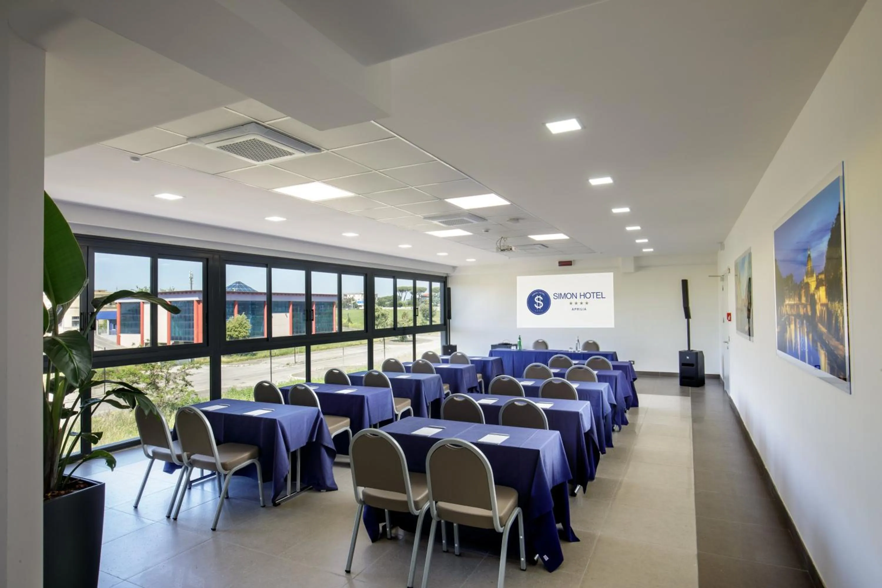 Simon Hotel Aprilia