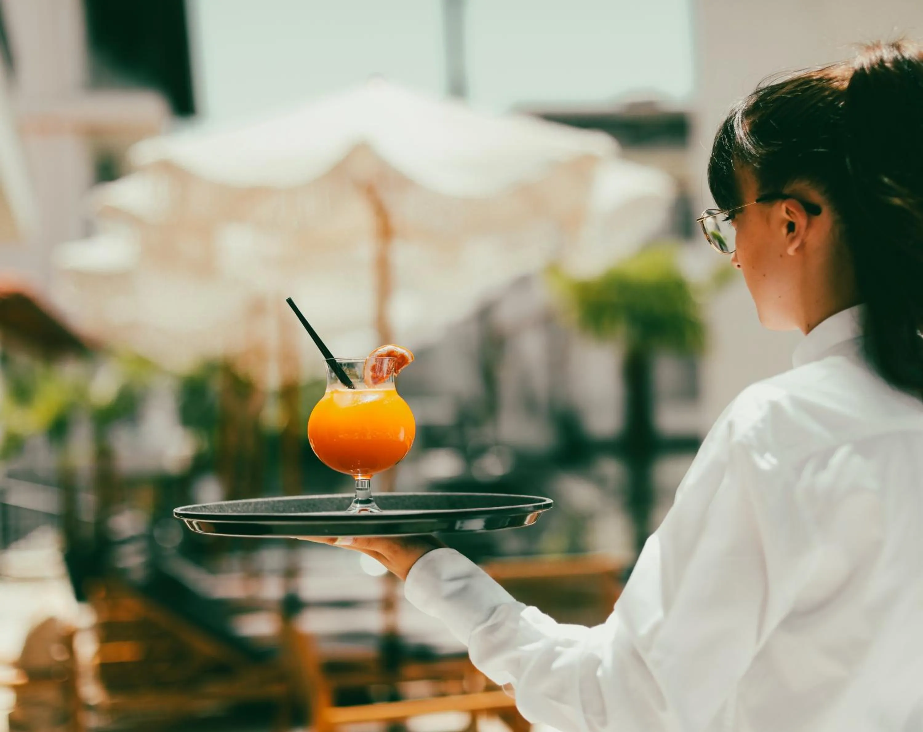 Drinks in Avenue Hotel