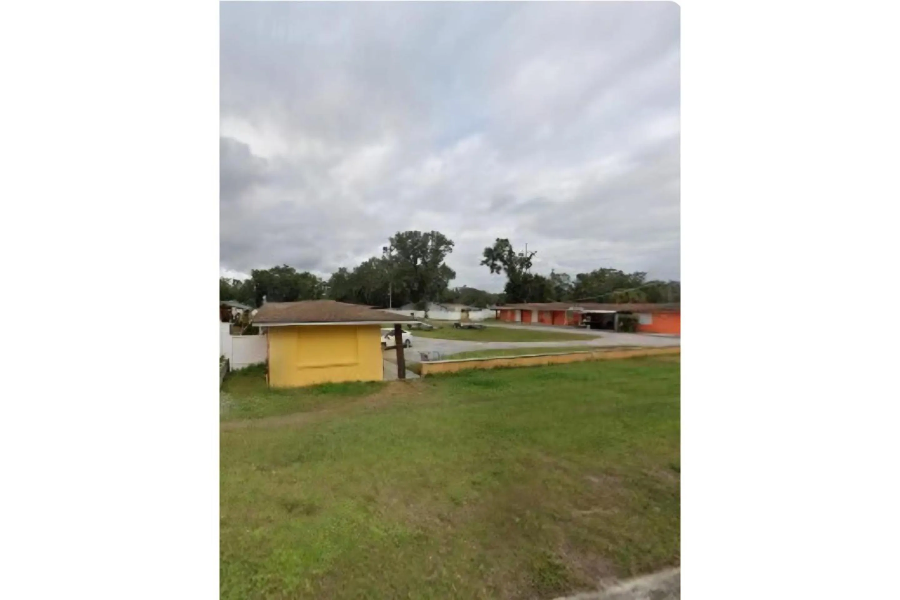 Facade/entrance in OYO Budget Inn Bartow