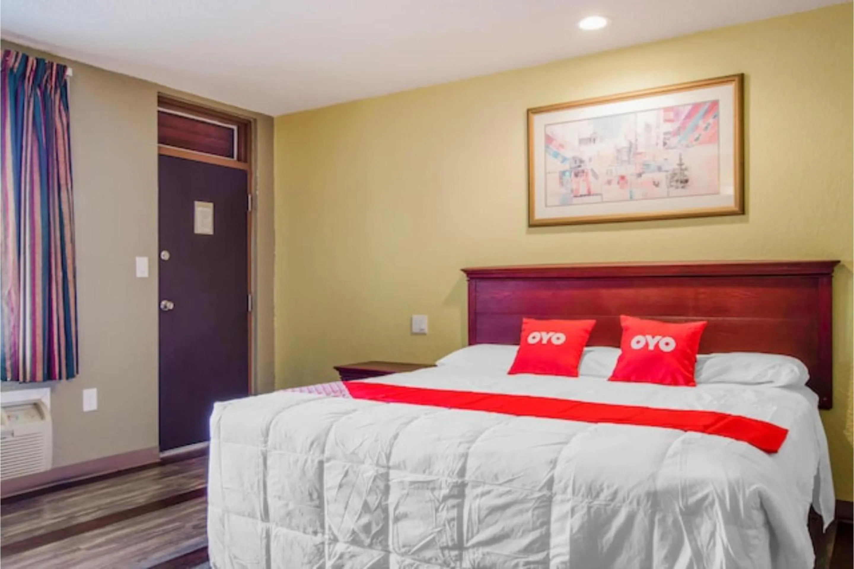 Bedroom, Bed in OYO Budget Inn Bartow