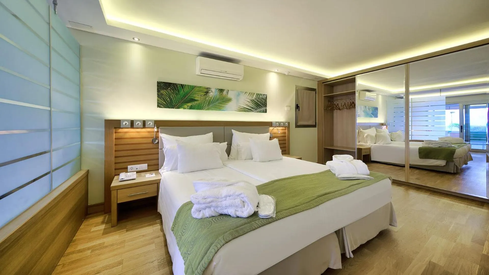 Photo of the whole room, Bed in Bull Costa Canaria & SPA - Only Adults