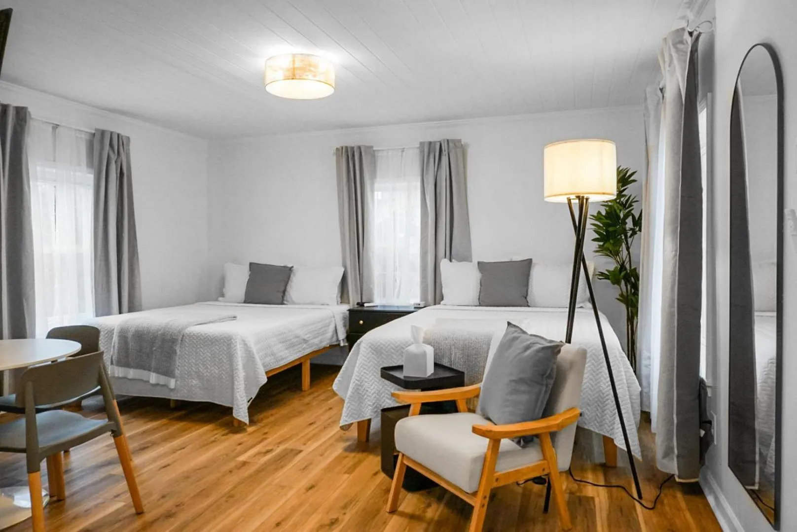 Bed in The Boardwalk Inn