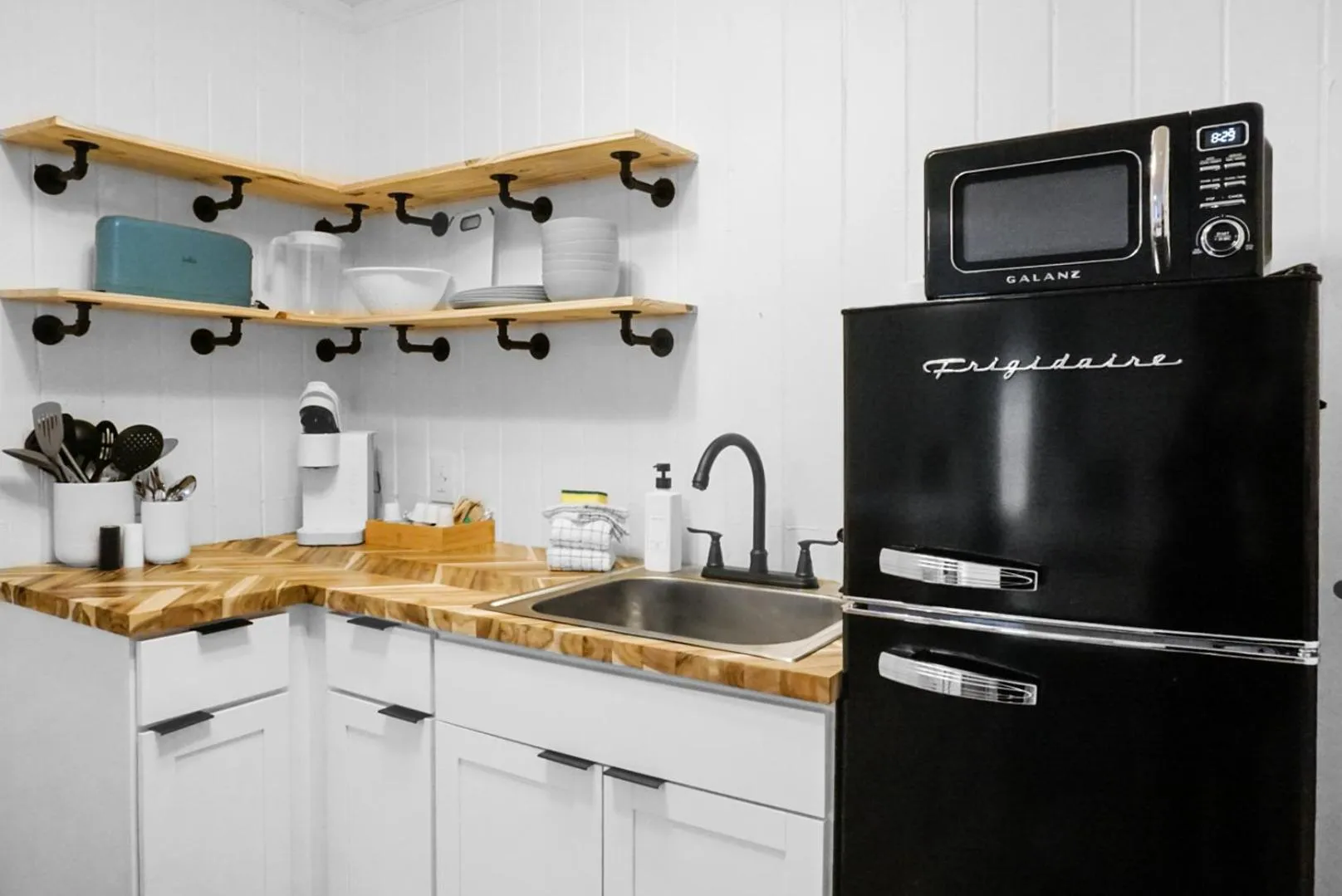 Coffee/tea facilities in The Boardwalk Inn