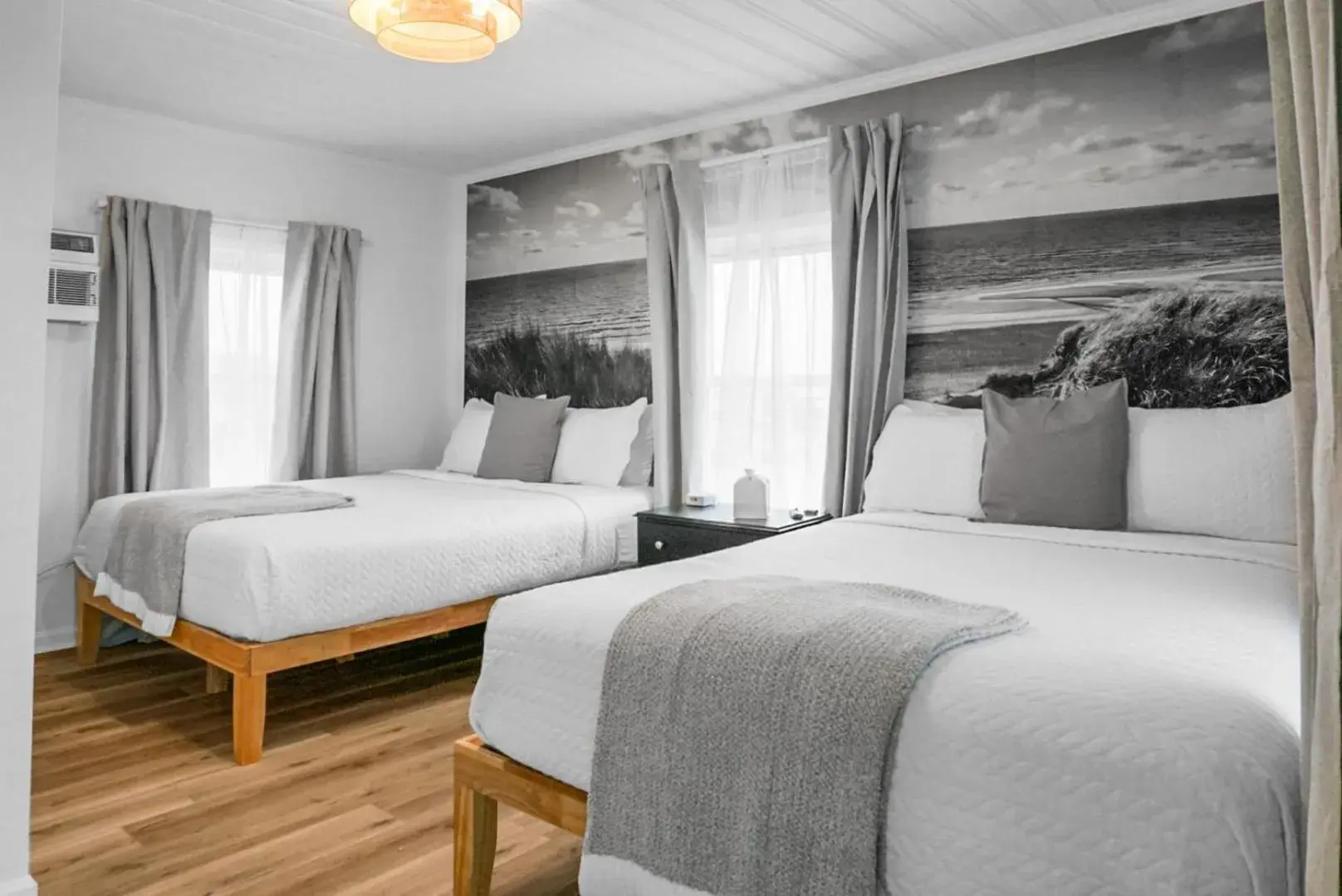 Queen Room with Two Queen Beds in The Boardwalk Inn Queen Room with Two Queen Beds in The Boardwalk Inn
