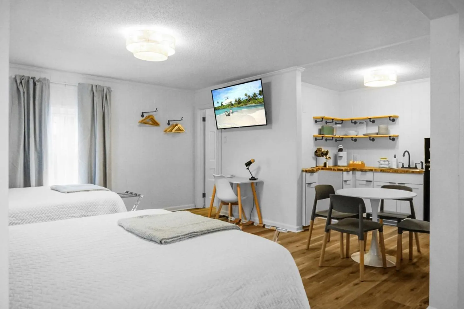 Bed in The Boardwalk Inn