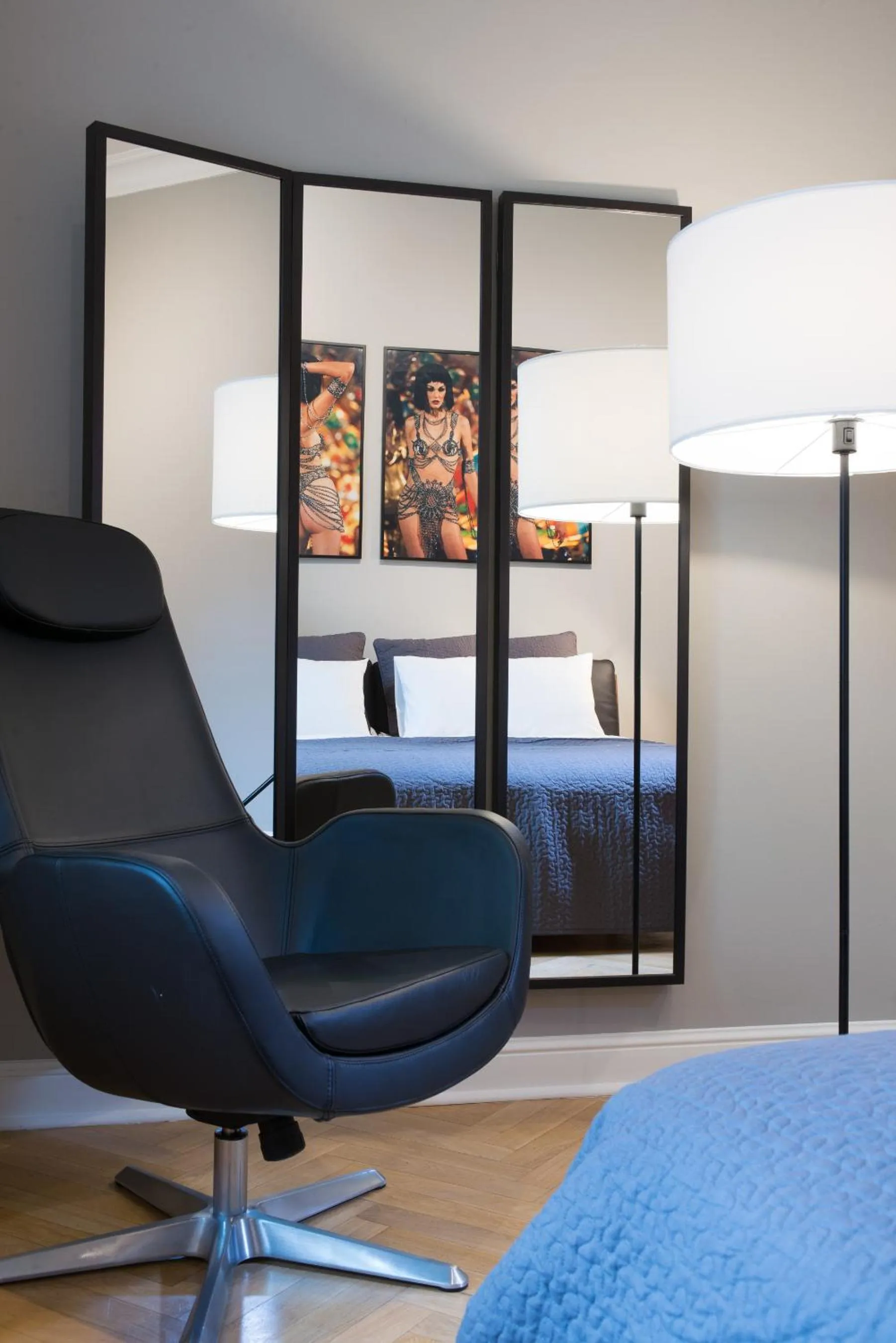 Decorative detail, Bed in Apartments Rynek Glowny