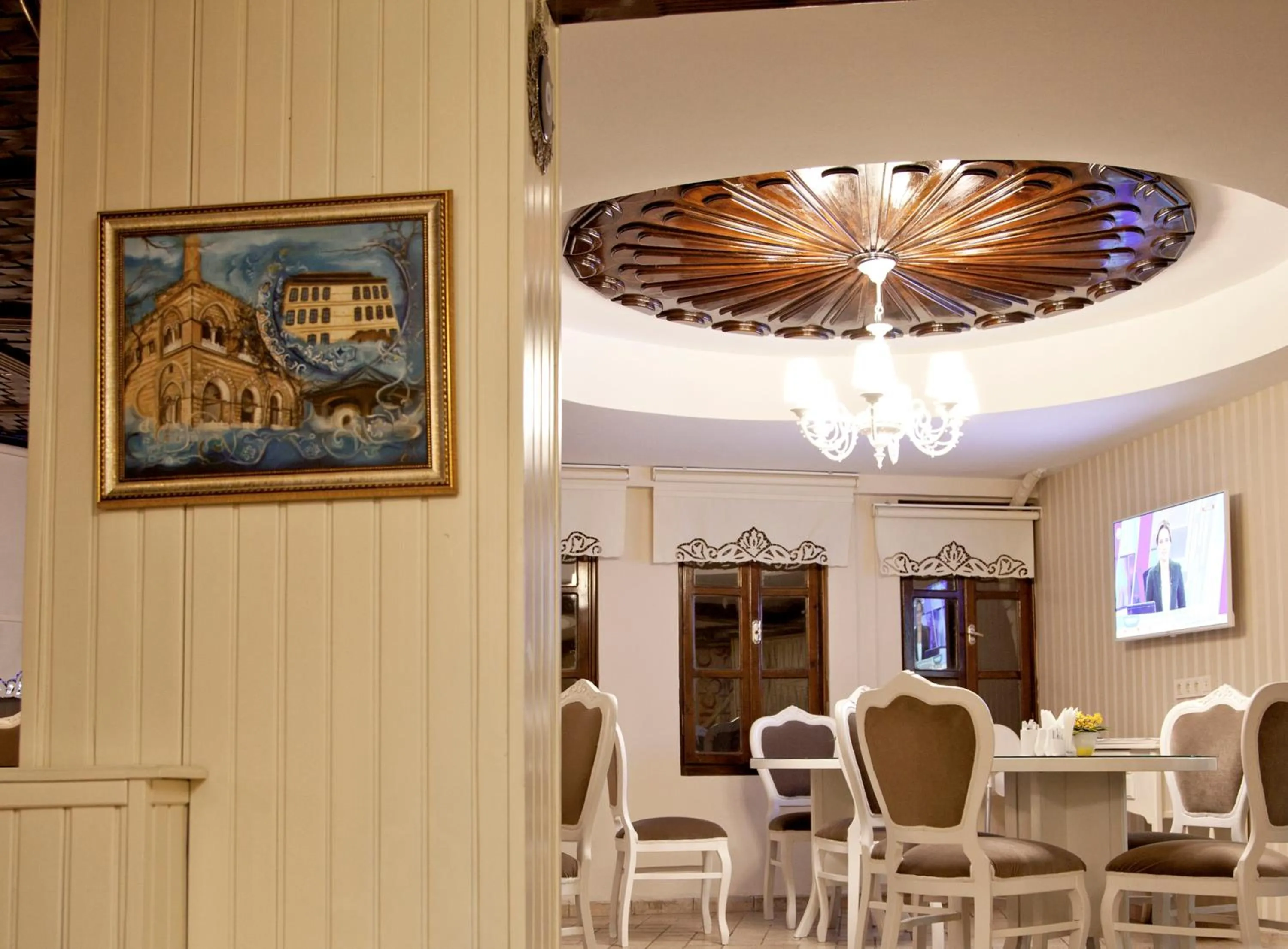 Restaurant/places to eat in Kadi Konagi Thermal Hotel