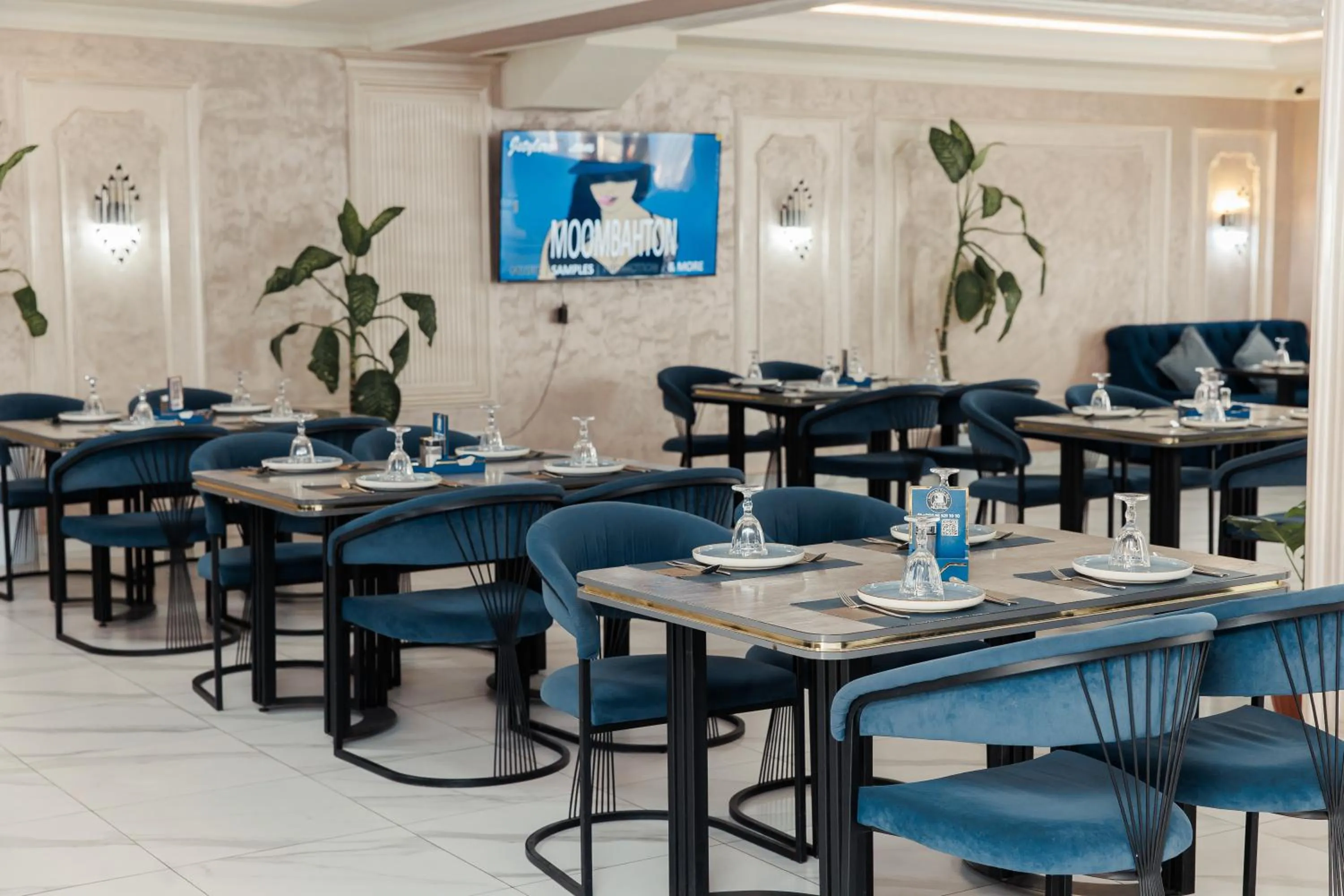 Restaurant/places to eat in Polar Bear