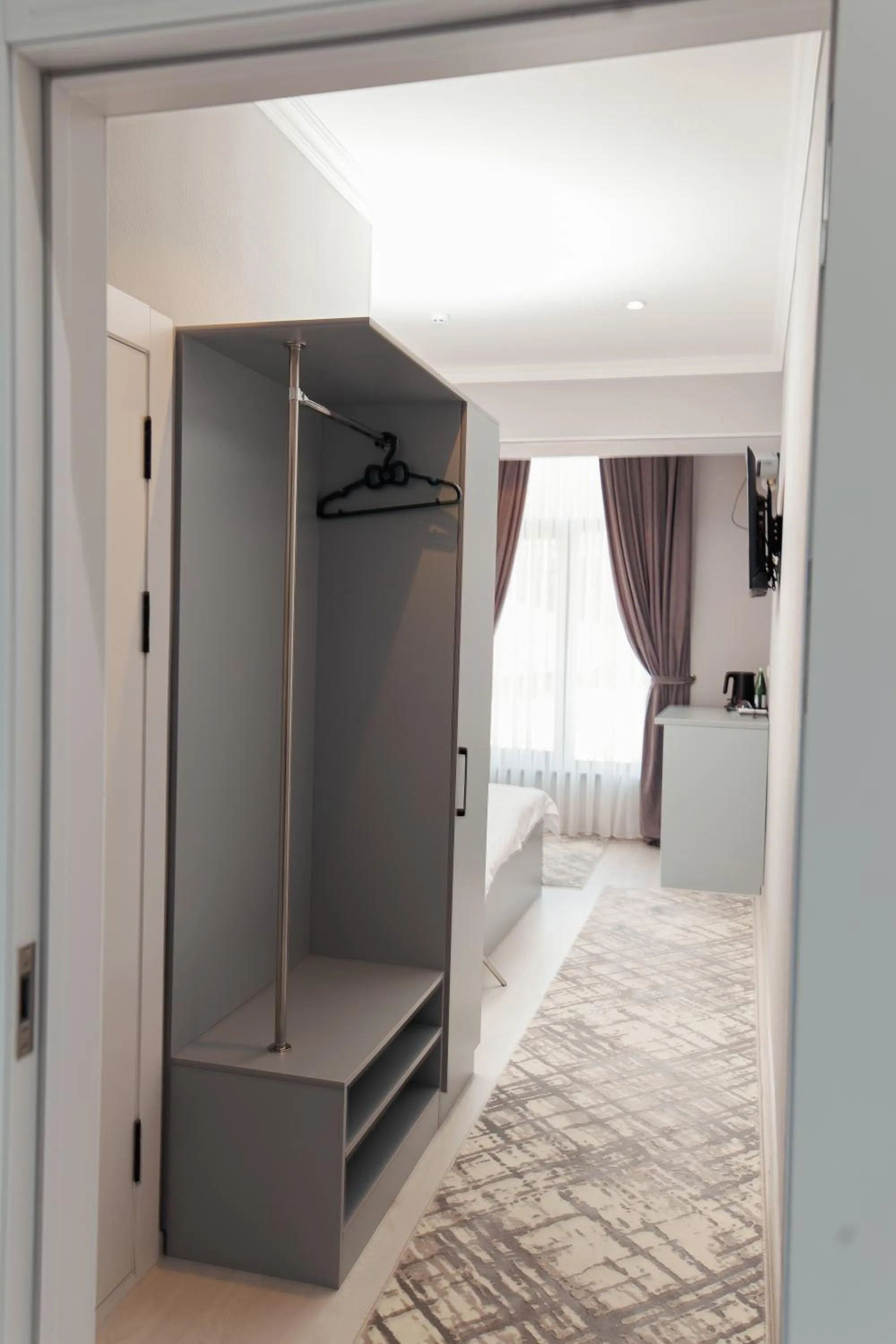 wardrobe in Polar Bear