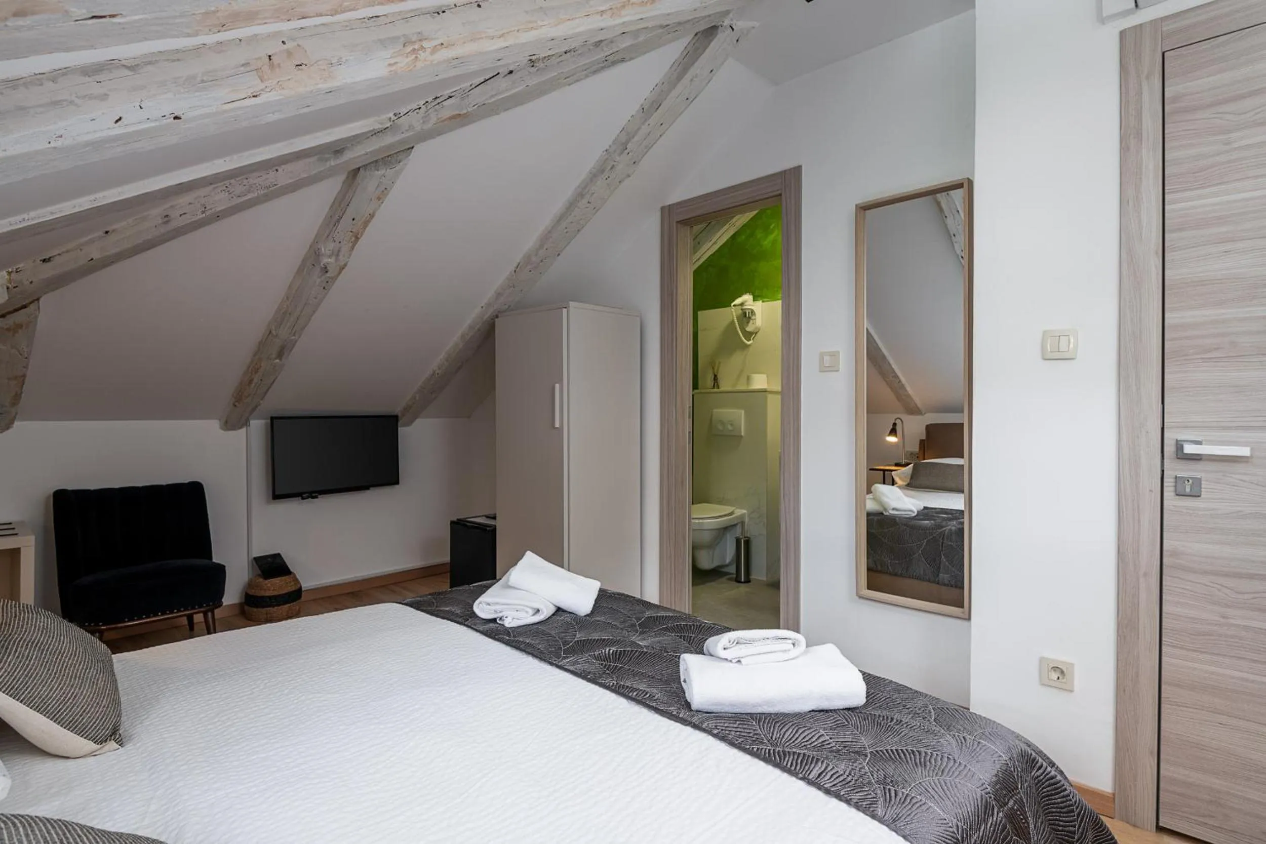 Small Double Room in Urban&Veggie rooms