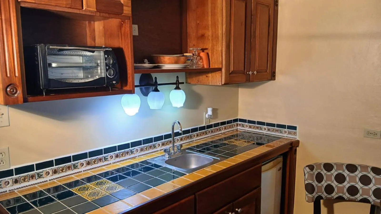 Kitchen or kitchenette in Bamboleo Inn