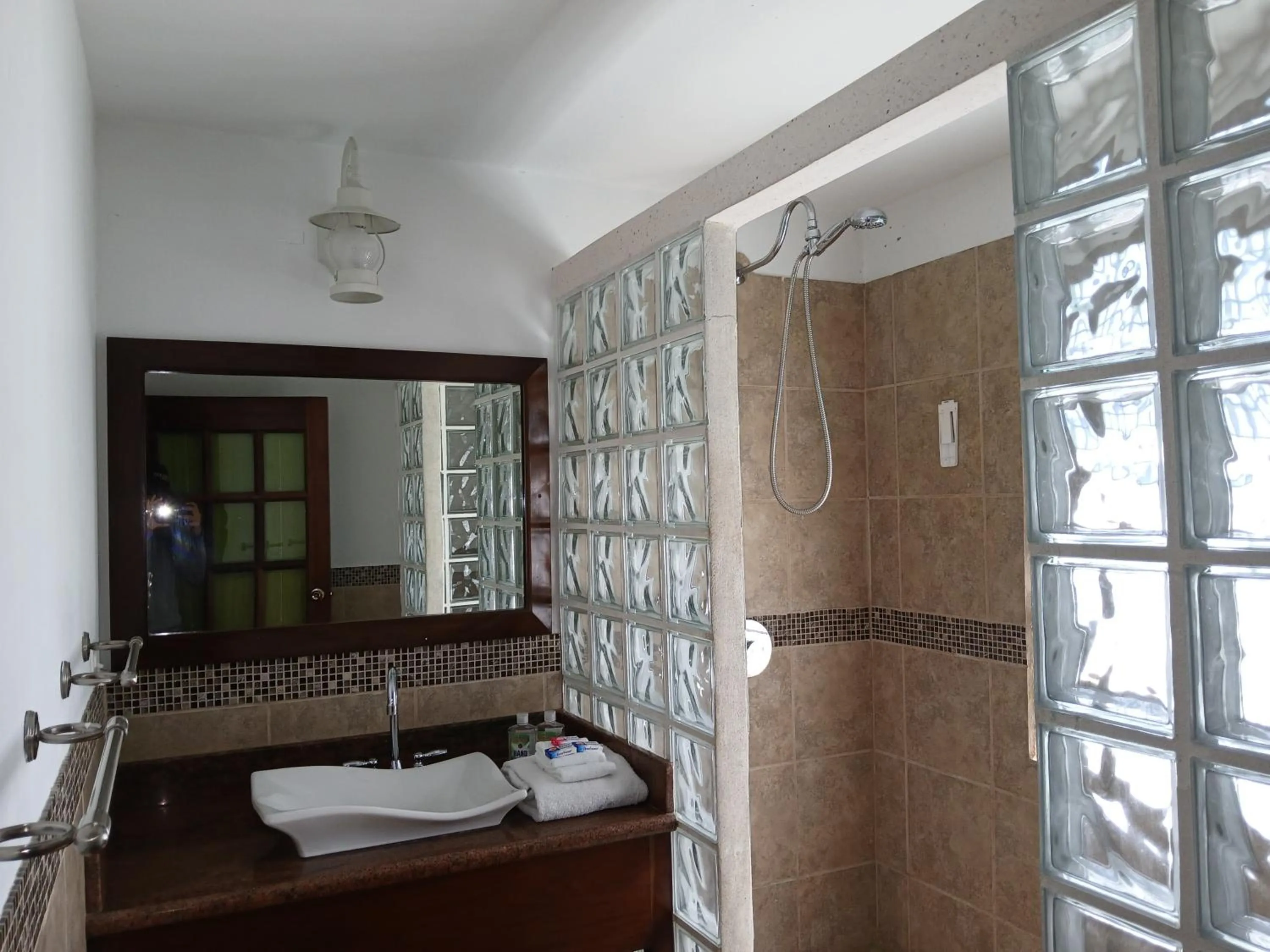 Bathroom in Bamboleo Inn