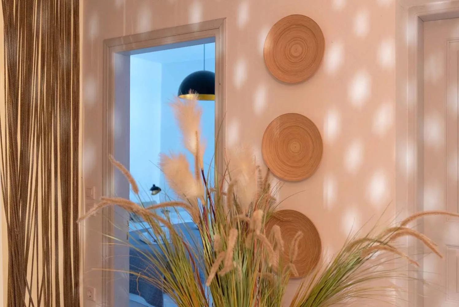 Decorative detail in Phaos Santorini Suites