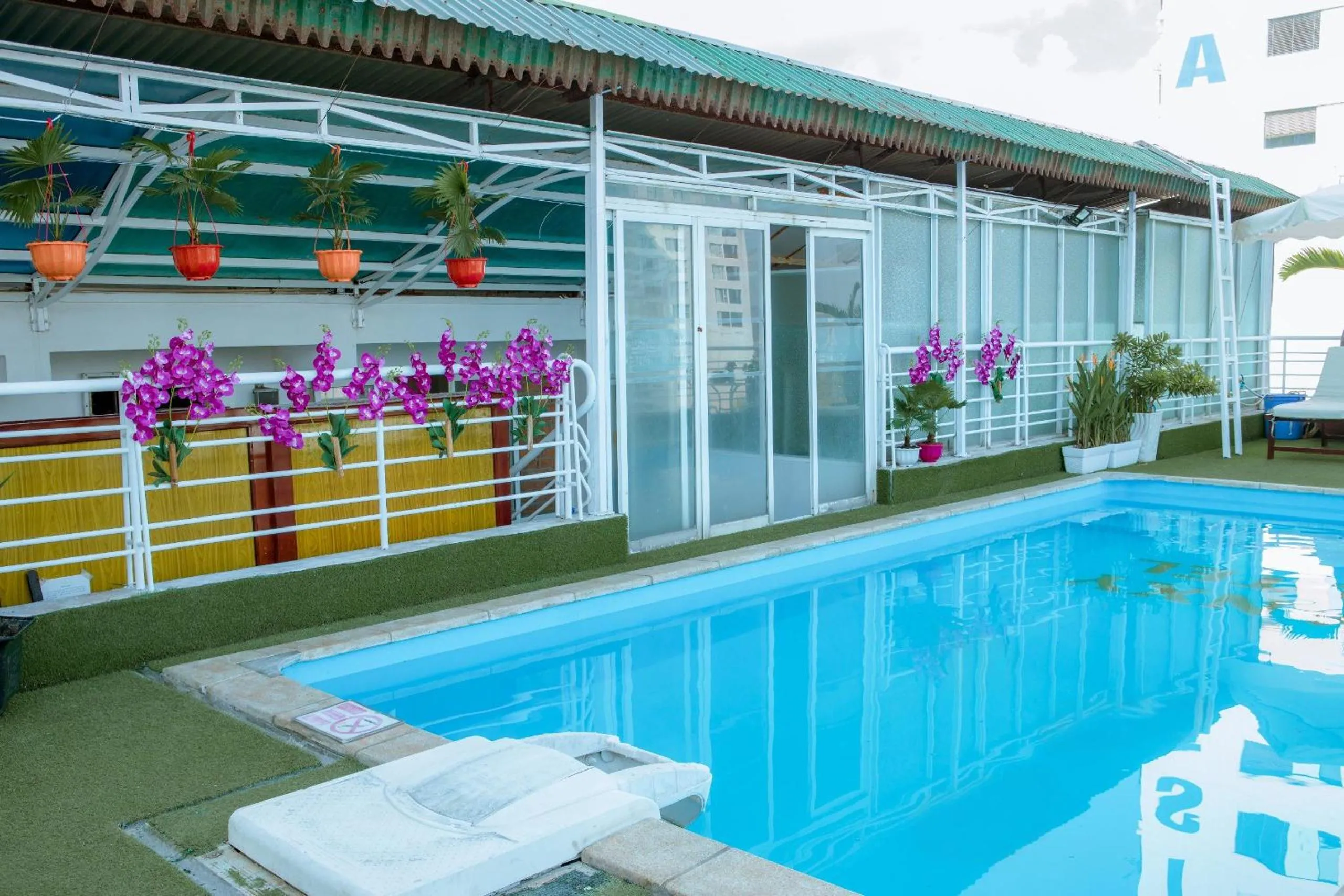 Swimming pool in Lanxy Hotel Nha Trang
