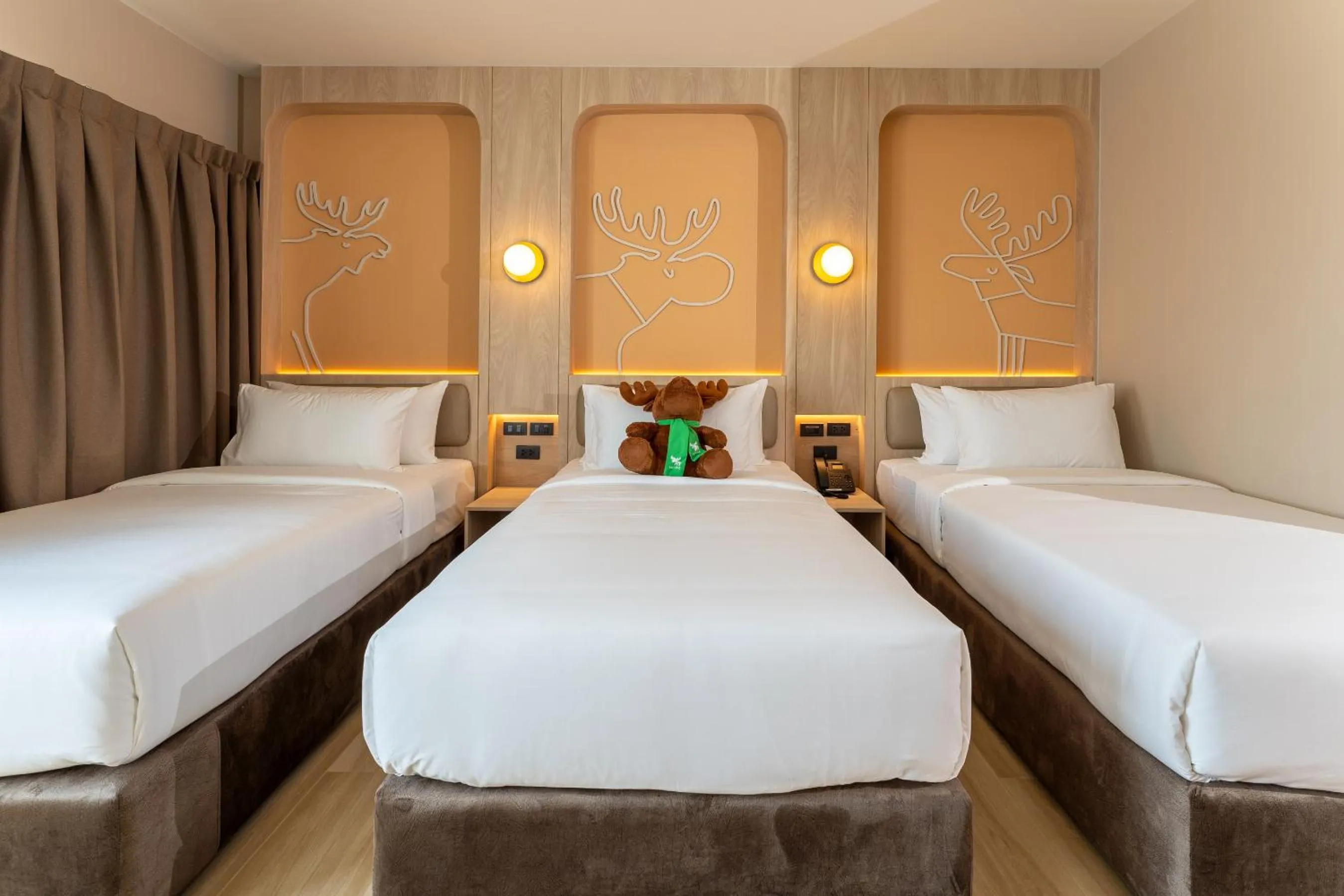 Bed in Moose EASY Hotel