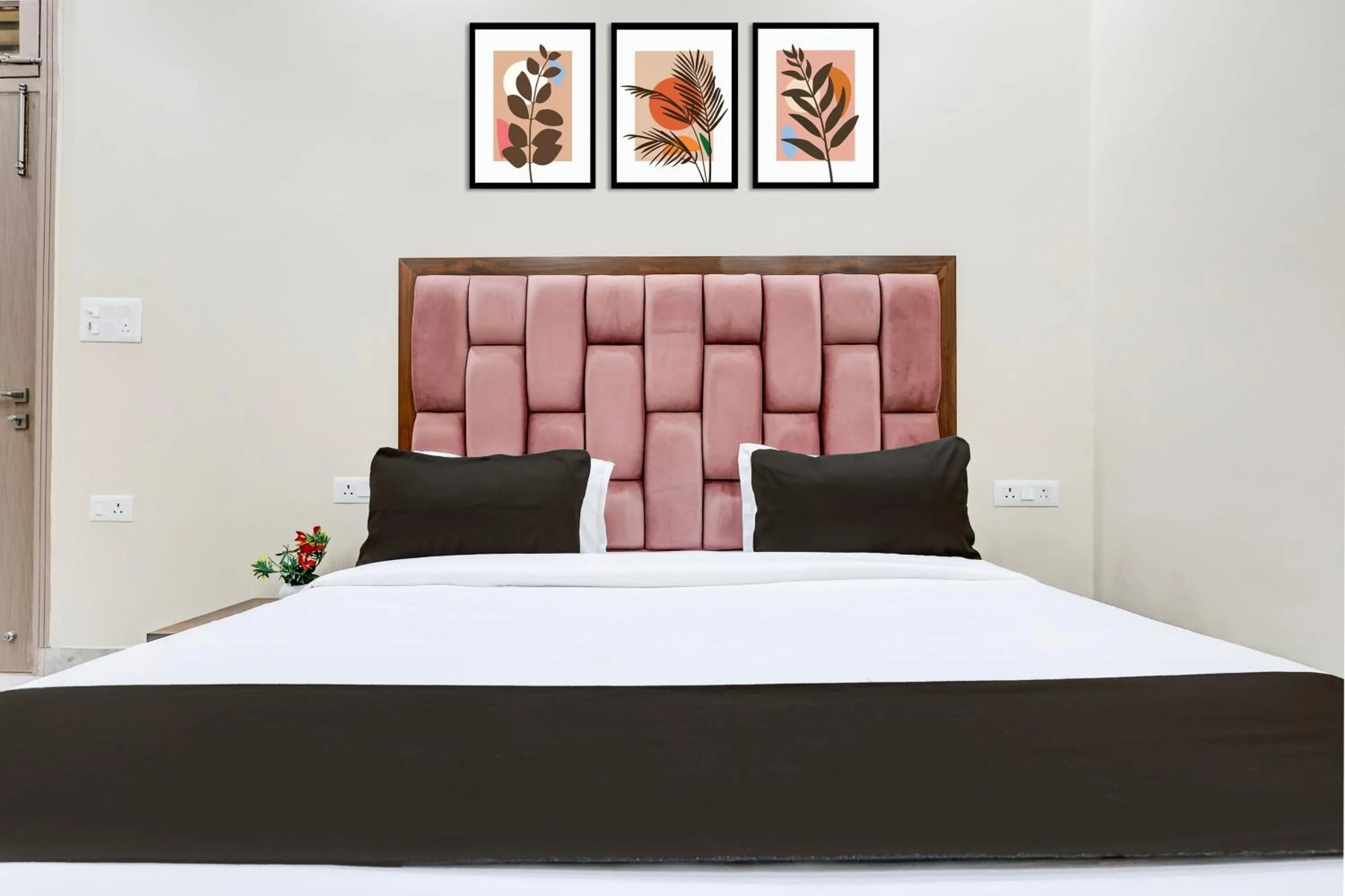 Bedroom, Bed in Super Hotel O BAL GOPAL