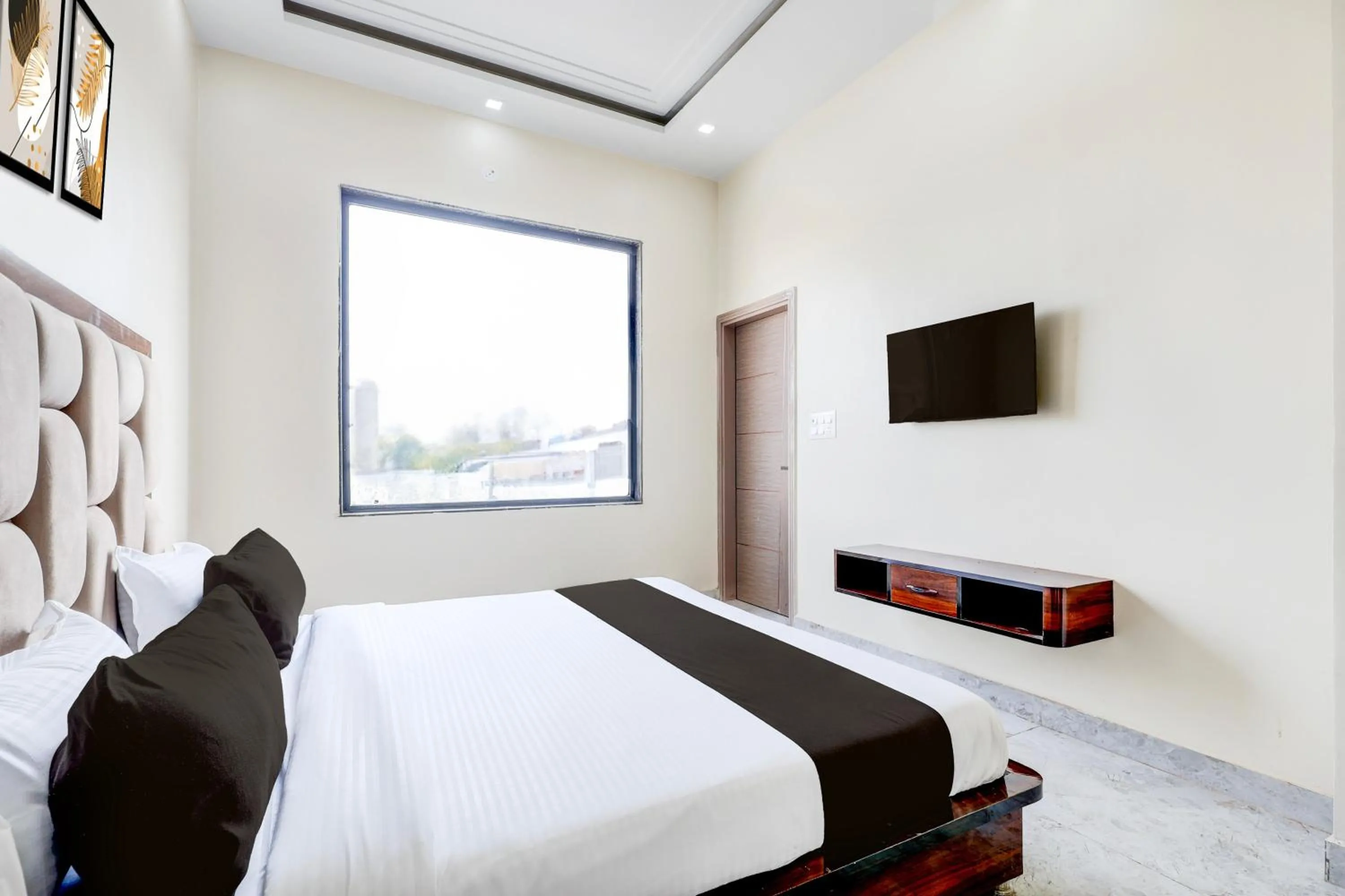 Bedroom, Bed in Super Hotel O BAL GOPAL