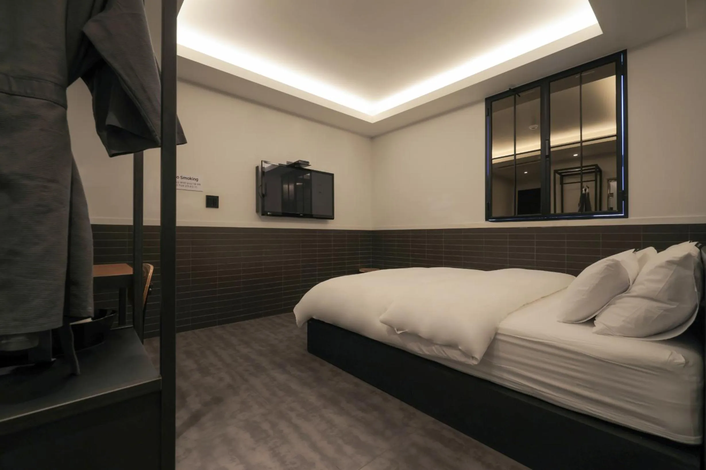 Photo of the whole room, Bed in Hotel Yaja Siheung Jeongwang