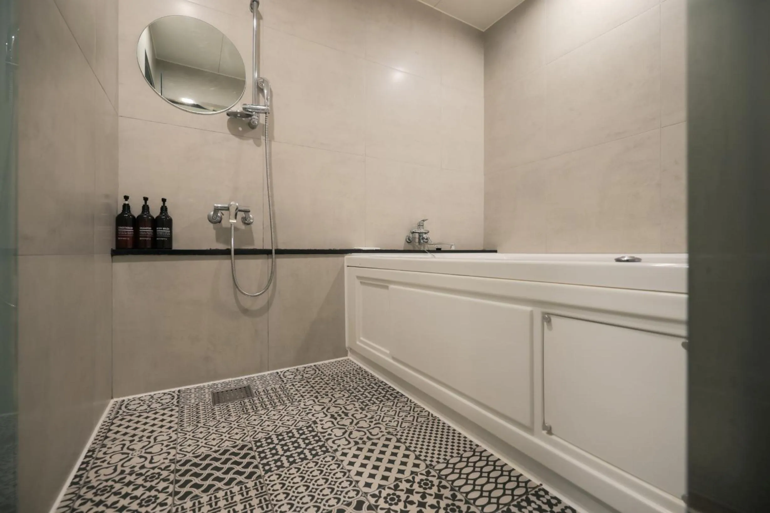 Shower in Hotel Yaja Siheung Jeongwang