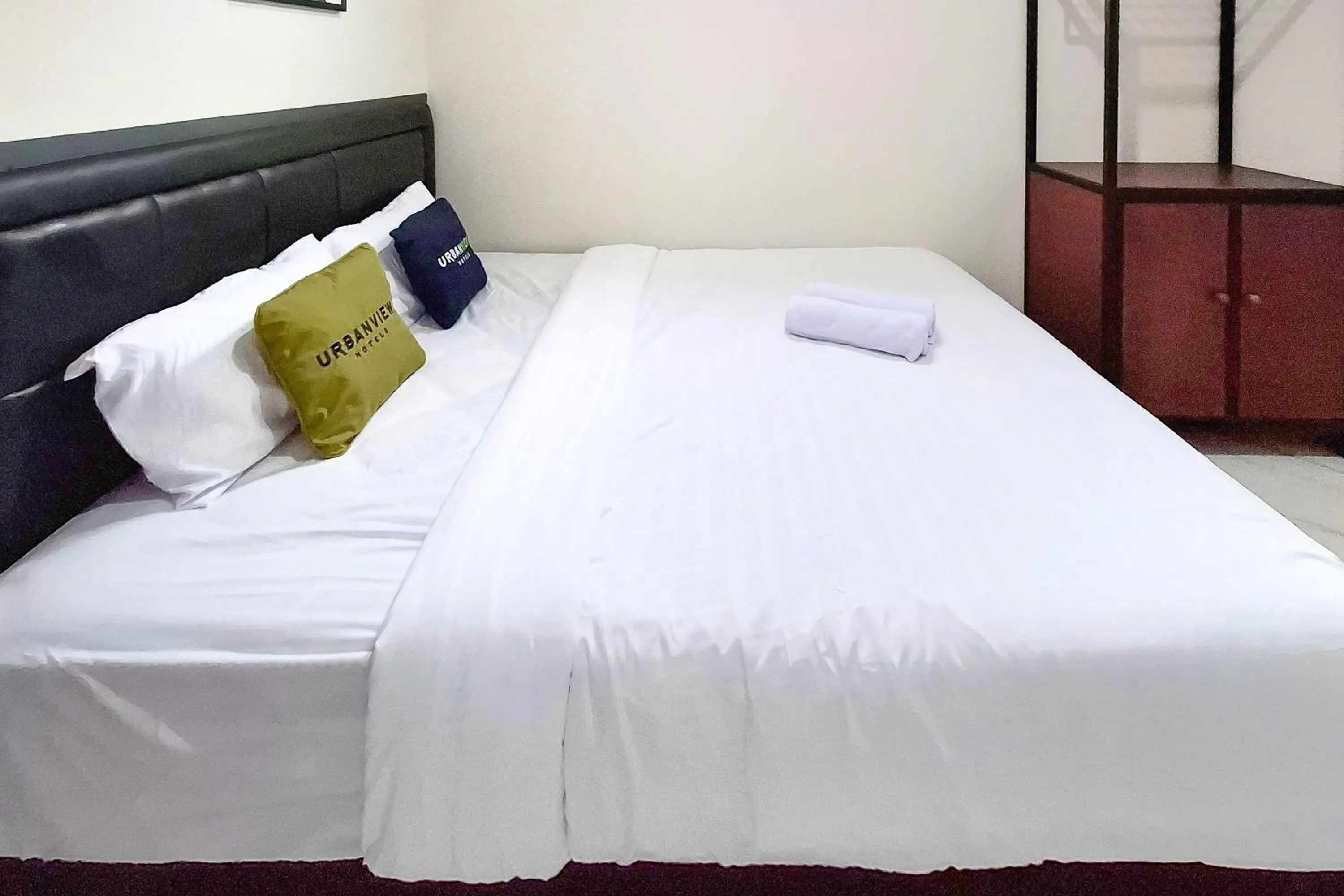 Bedroom, Bed in Urbanview Hotel Syariah Terra House Pati by RedDoorz