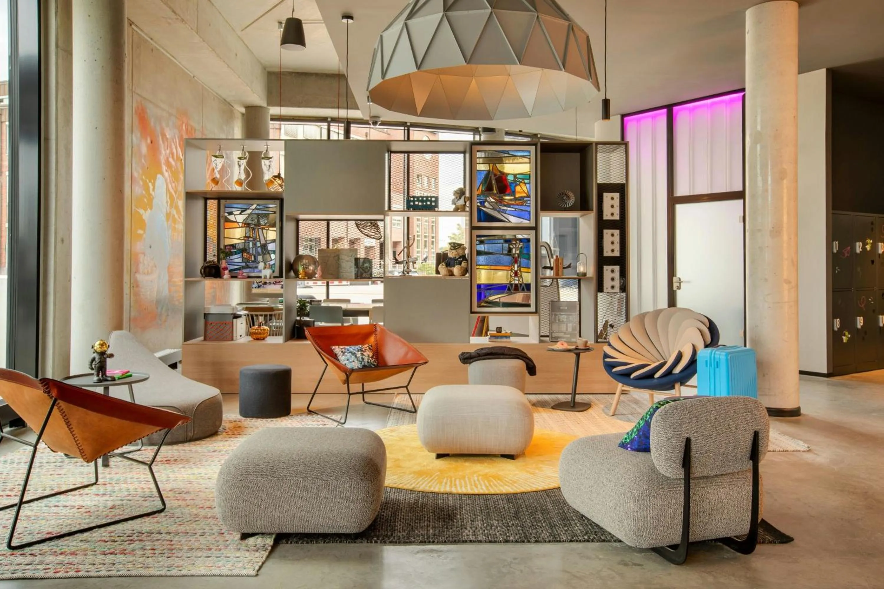 Lobby or reception in Moxy Hamburg - Finkenwerder
