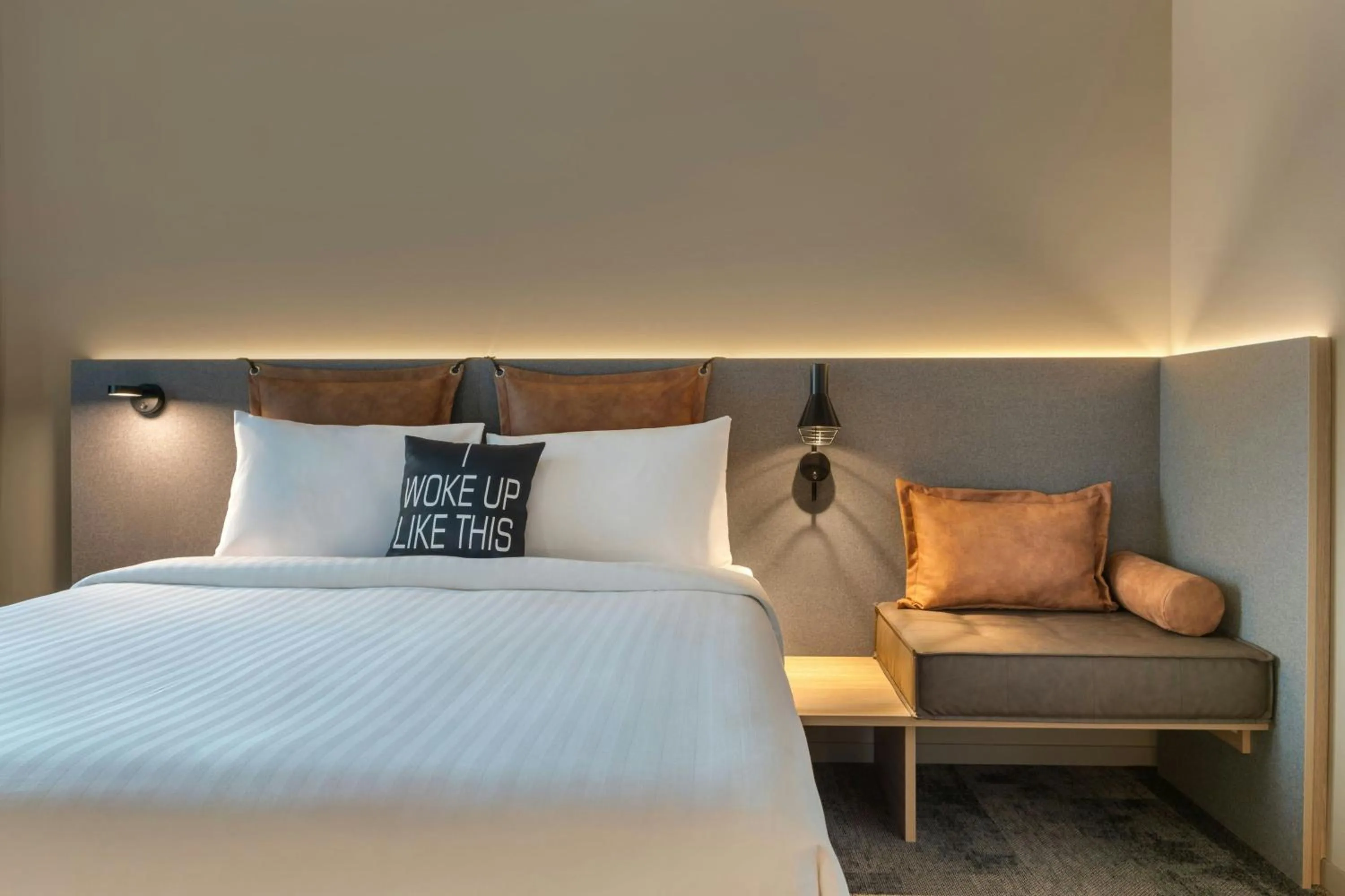 Photo of the whole room, Bed in Moxy Hamburg - Finkenwerder