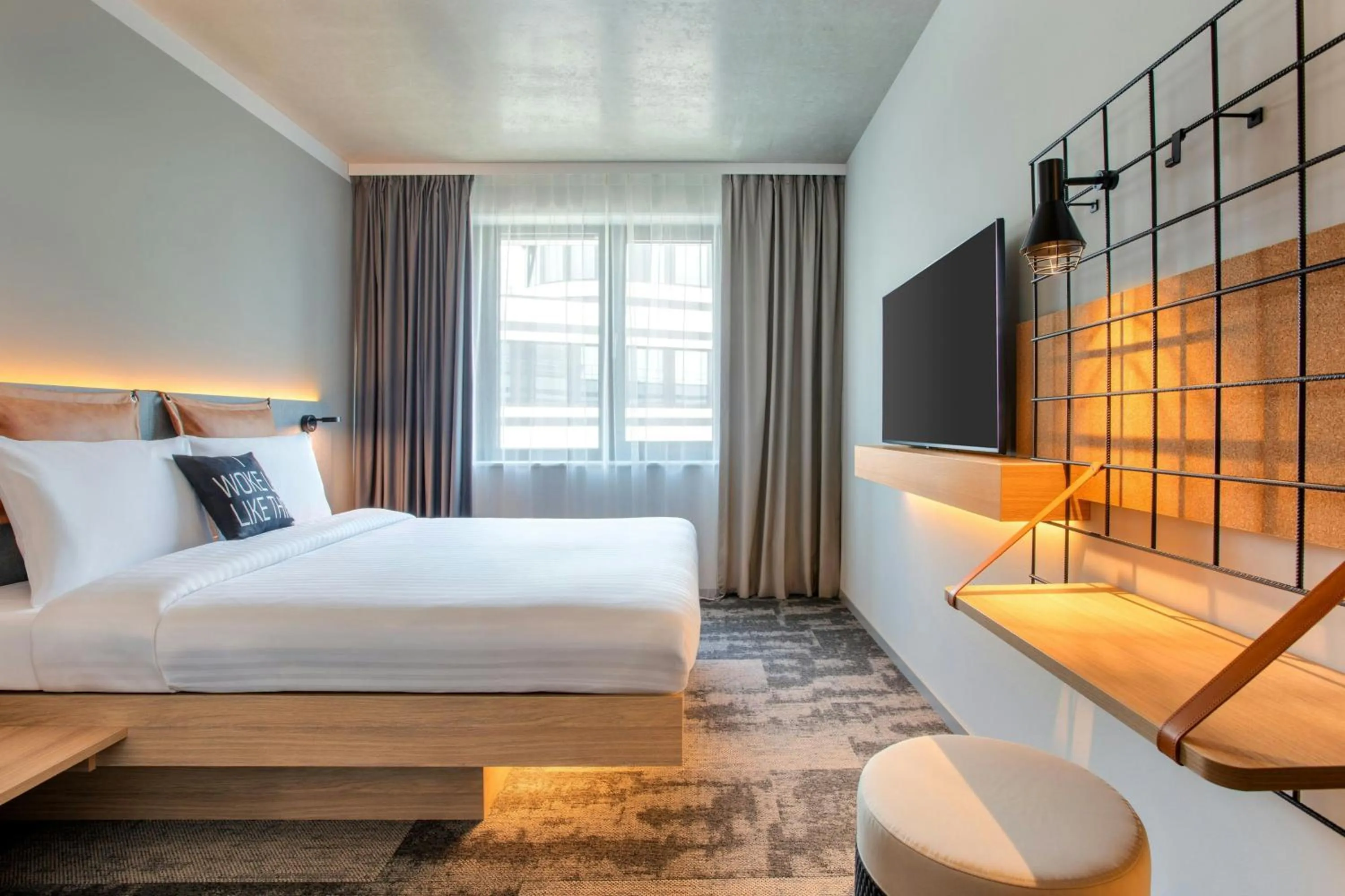 Photo of the whole room, Bed in Moxy Hamburg - Finkenwerder