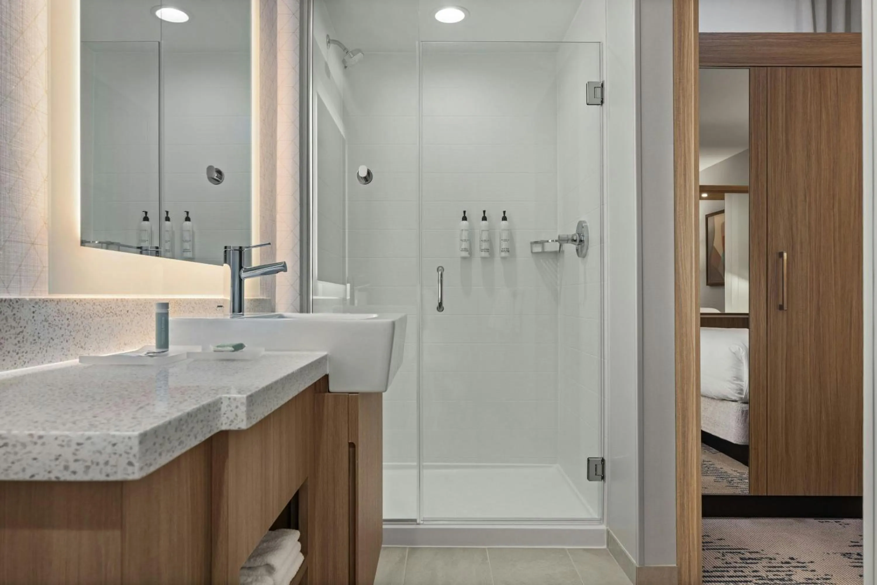 Bathroom in SpringHill Suites by Marriott Bettendorf