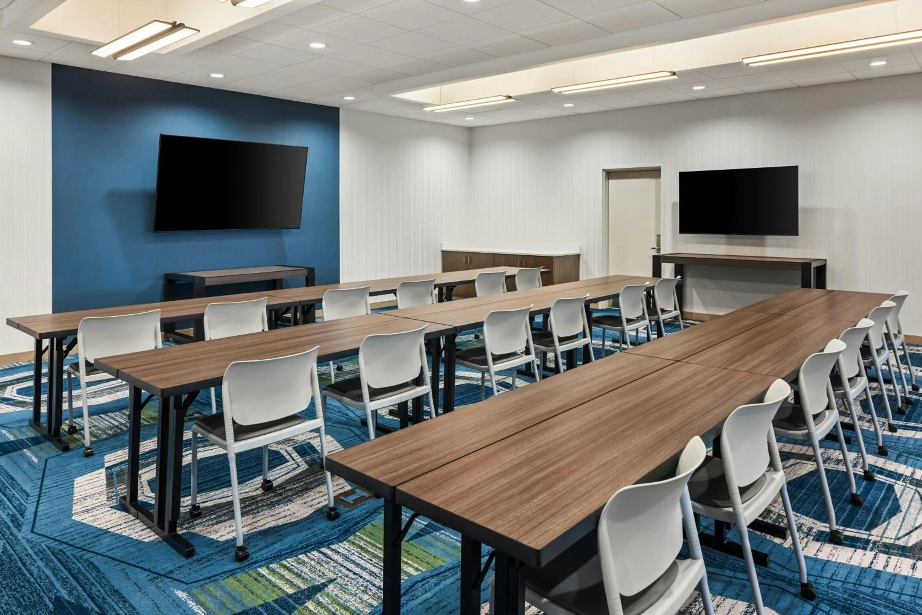 Meeting/conference room in SpringHill Suites by Marriott Bettendorf