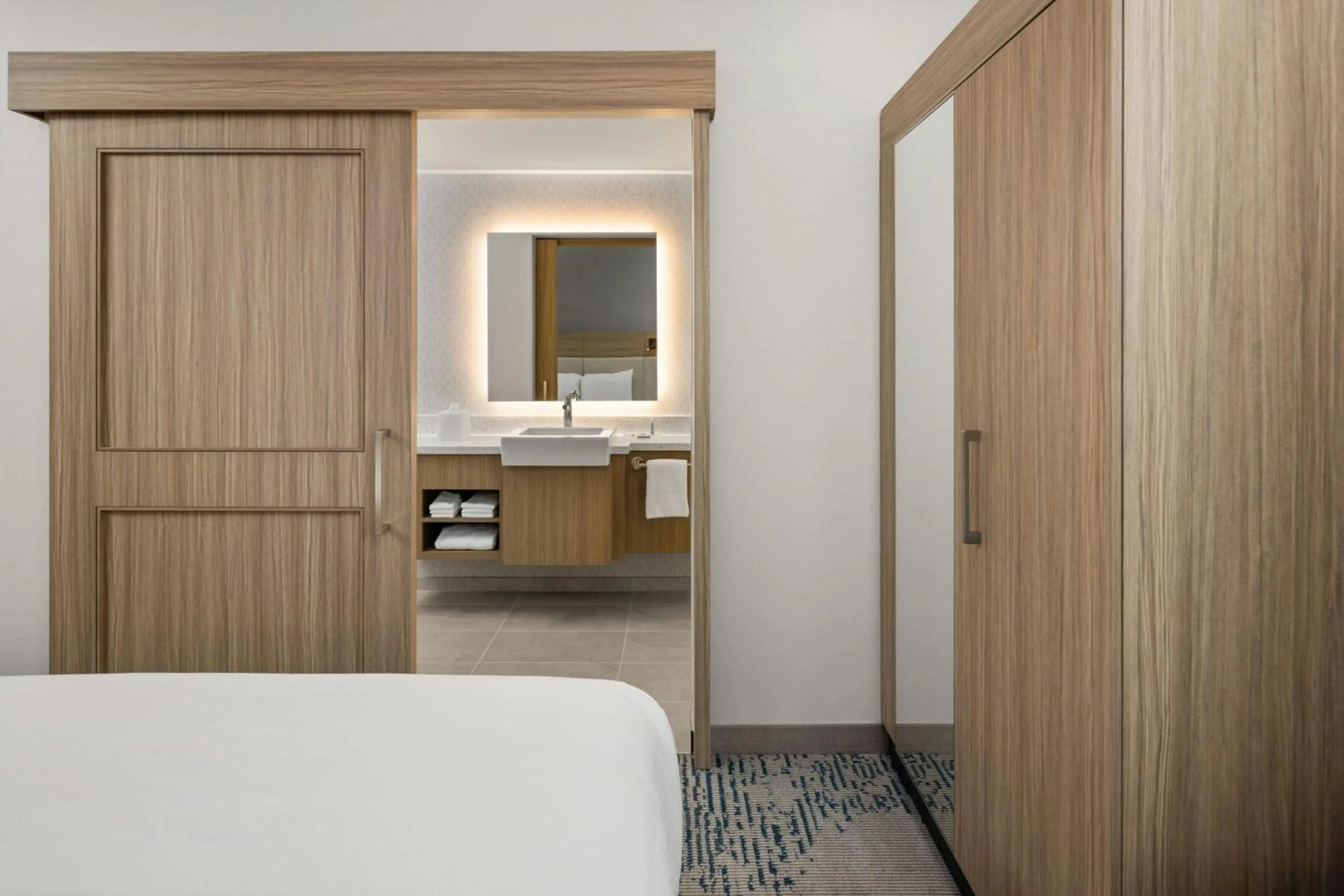 Bedroom, Bed in SpringHill Suites by Marriott Bettendorf