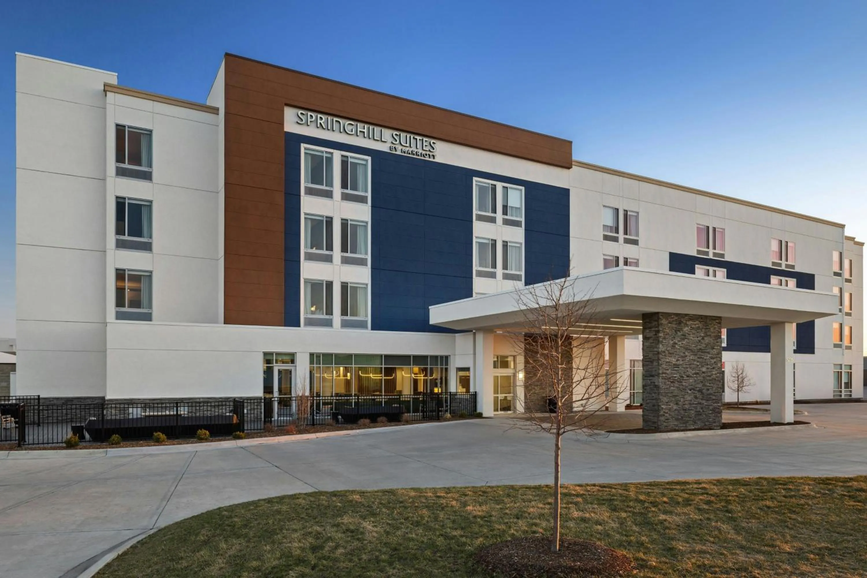 Property building in SpringHill Suites by Marriott Bettendorf