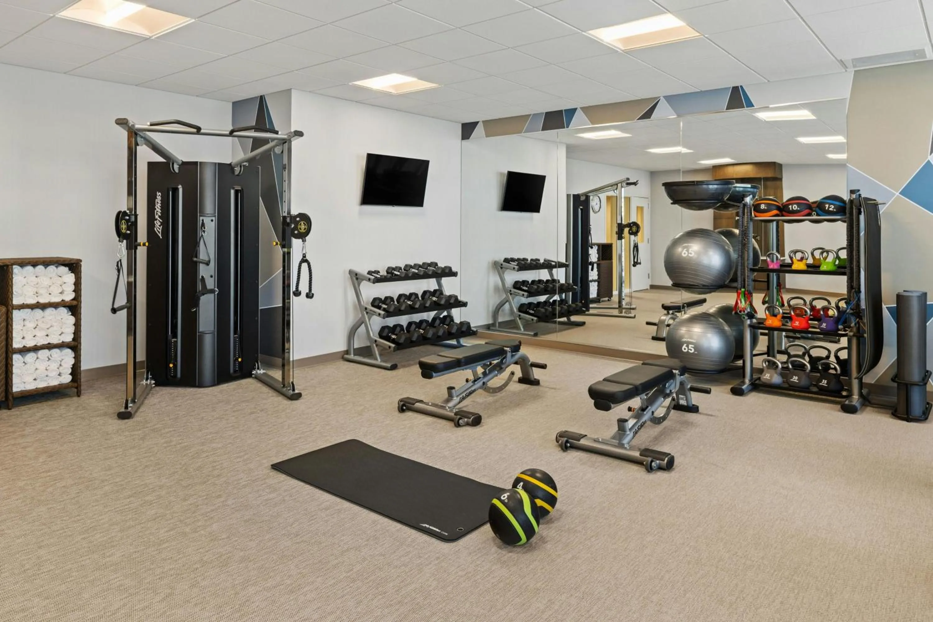 Fitness centre/facilities in SpringHill Suites by Marriott Bettendorf