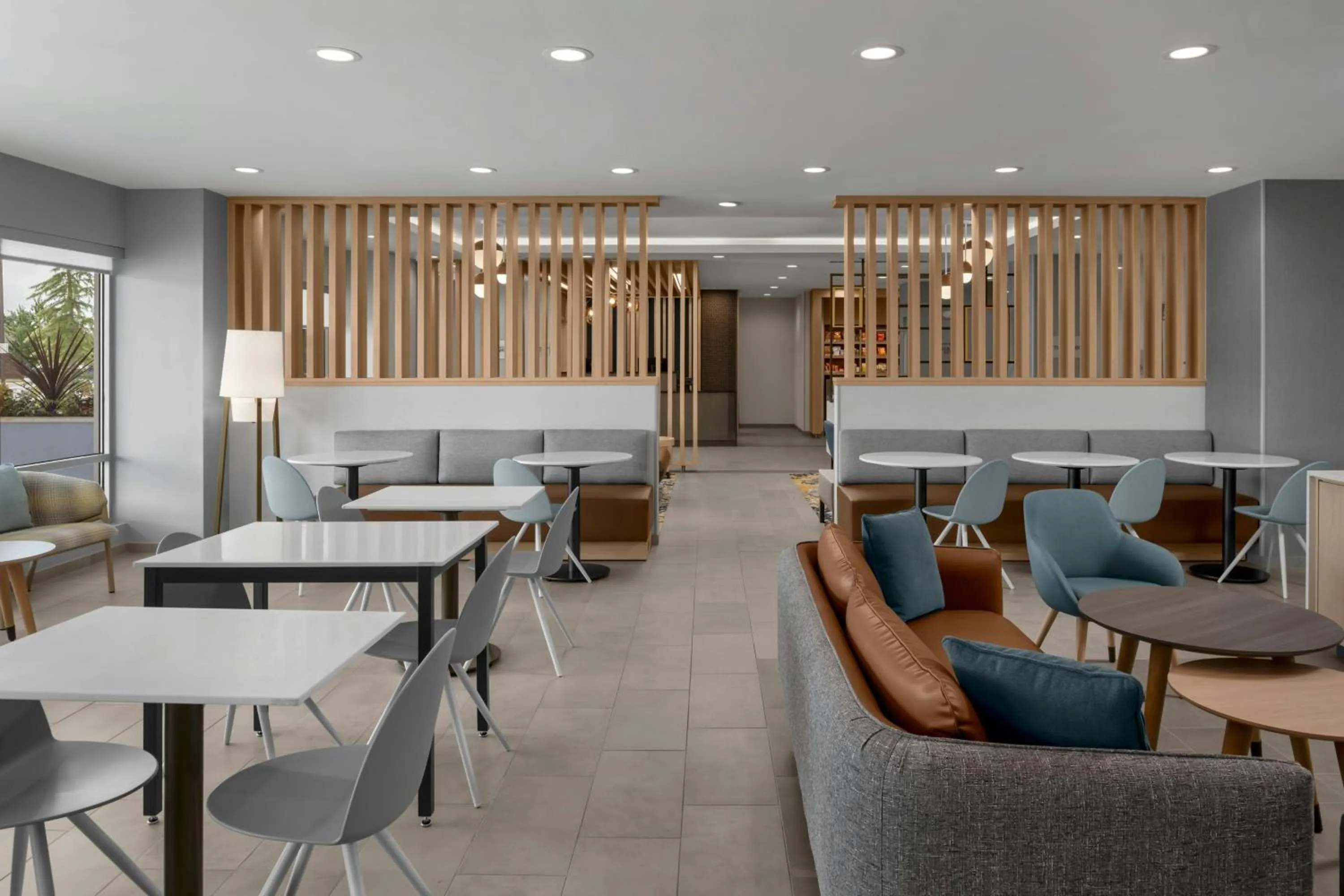 Breakfast in TownePlace Suites by Marriott Midwest City