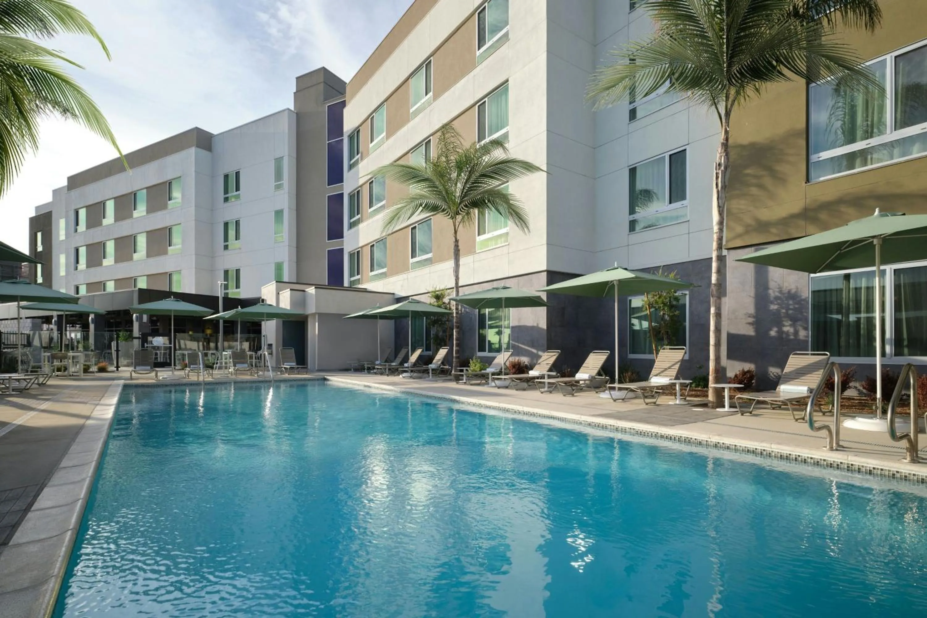Swimming pool in TownePlace Suites by Marriott Ventura Oxnard