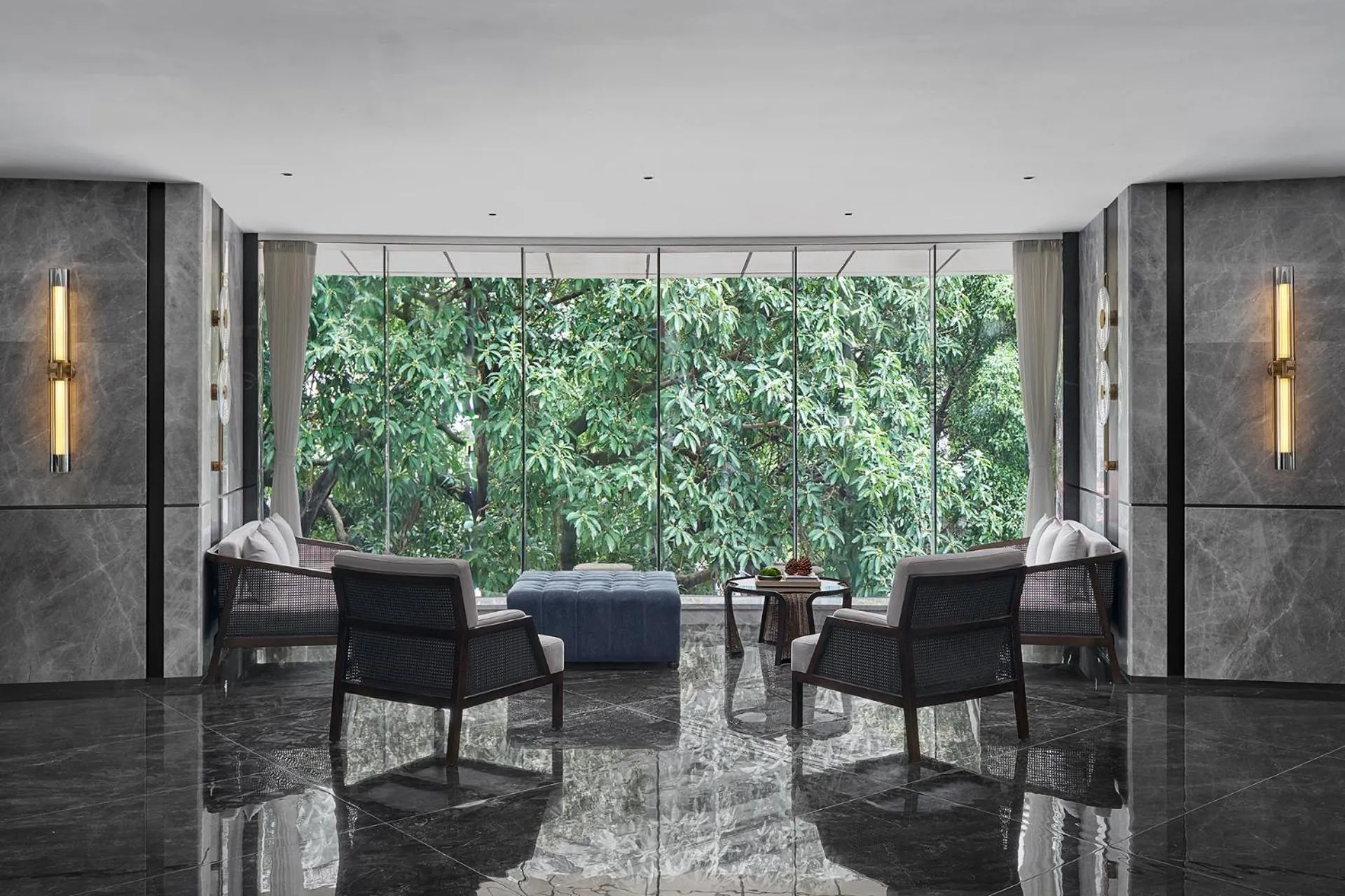 Lobby or reception in Lavande Hotel Guangzhou Beijing Road Pedestrian Street Haizhu Square Metro Station Branch - Free Deliver Service to Canton Fair Complex During Canton Fair Period