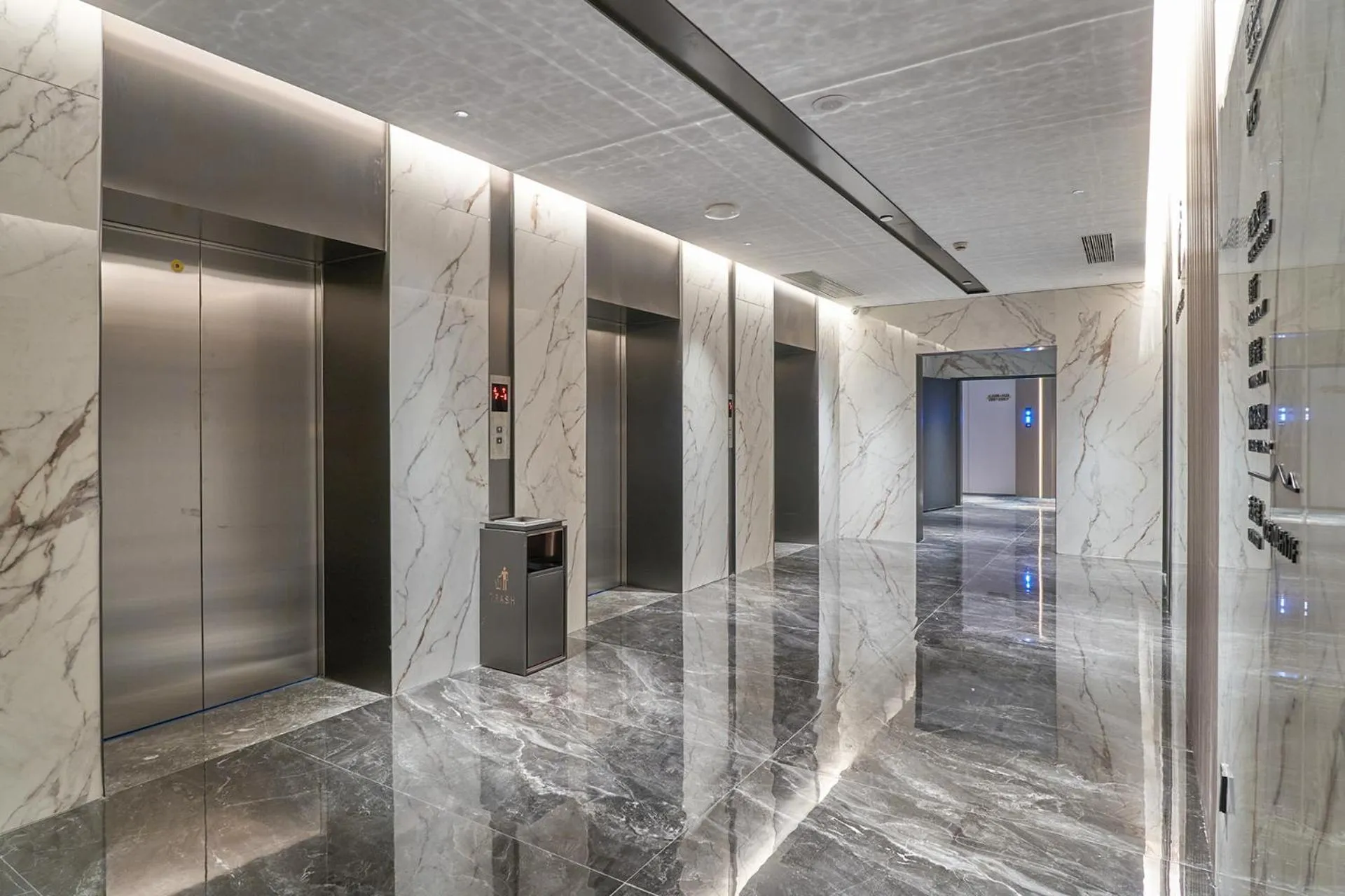 elevator in Lavande Hotel Guangzhou Beijing Road Pedestrian Street Haizhu Square Metro Station Branch - Free Deliver Service to Canton Fair Complex During Canton Fair Period