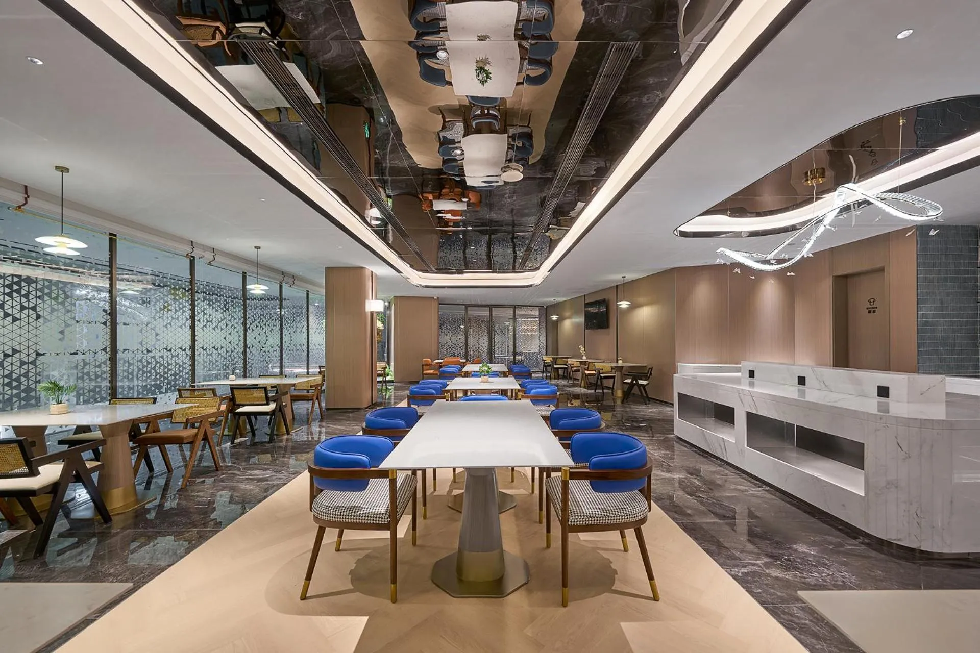 Restaurant/places to eat in Lavande Hotel Guangzhou Beijing Road Pedestrian Street Haizhu Square Metro Station Branch - Free Deliver Service to Canton Fair Complex During Canton Fair Period