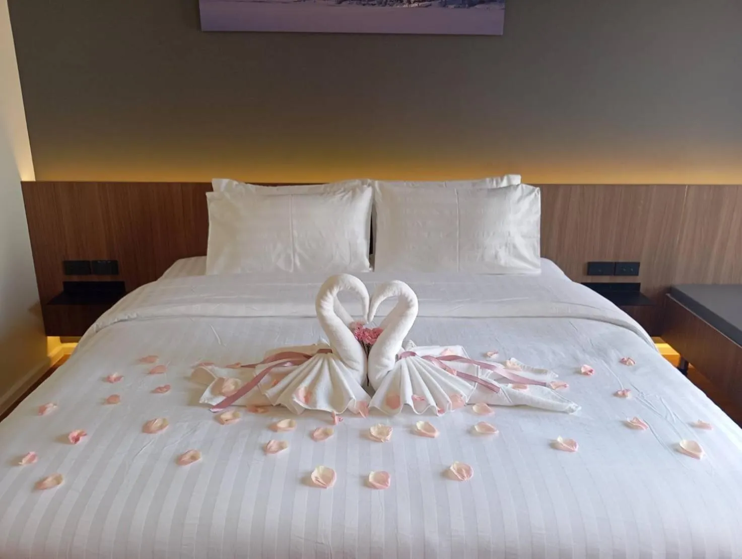 Shower, Bed in The Richer Ratchaburi