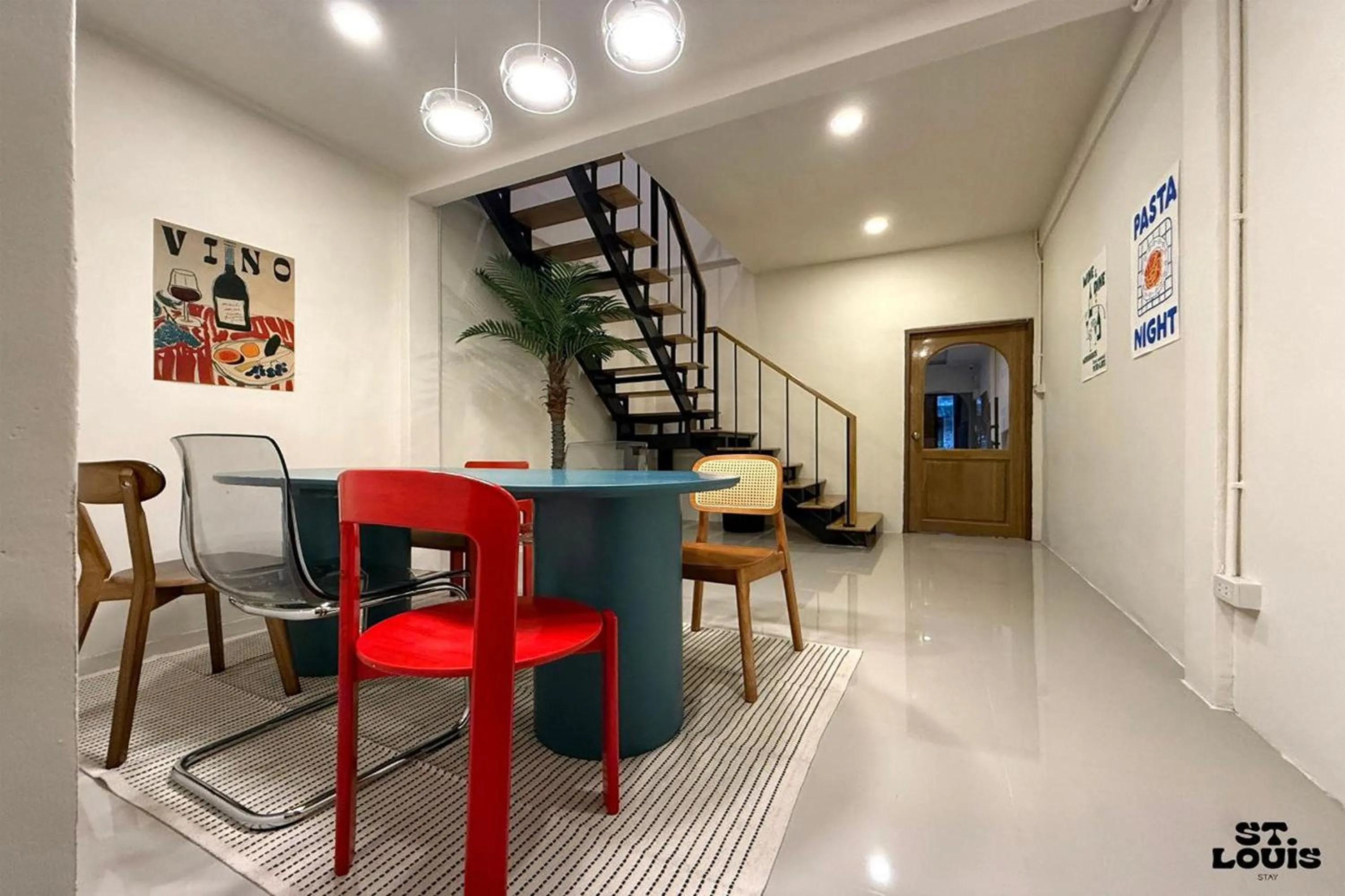 Dining area in Saint Louis Stay