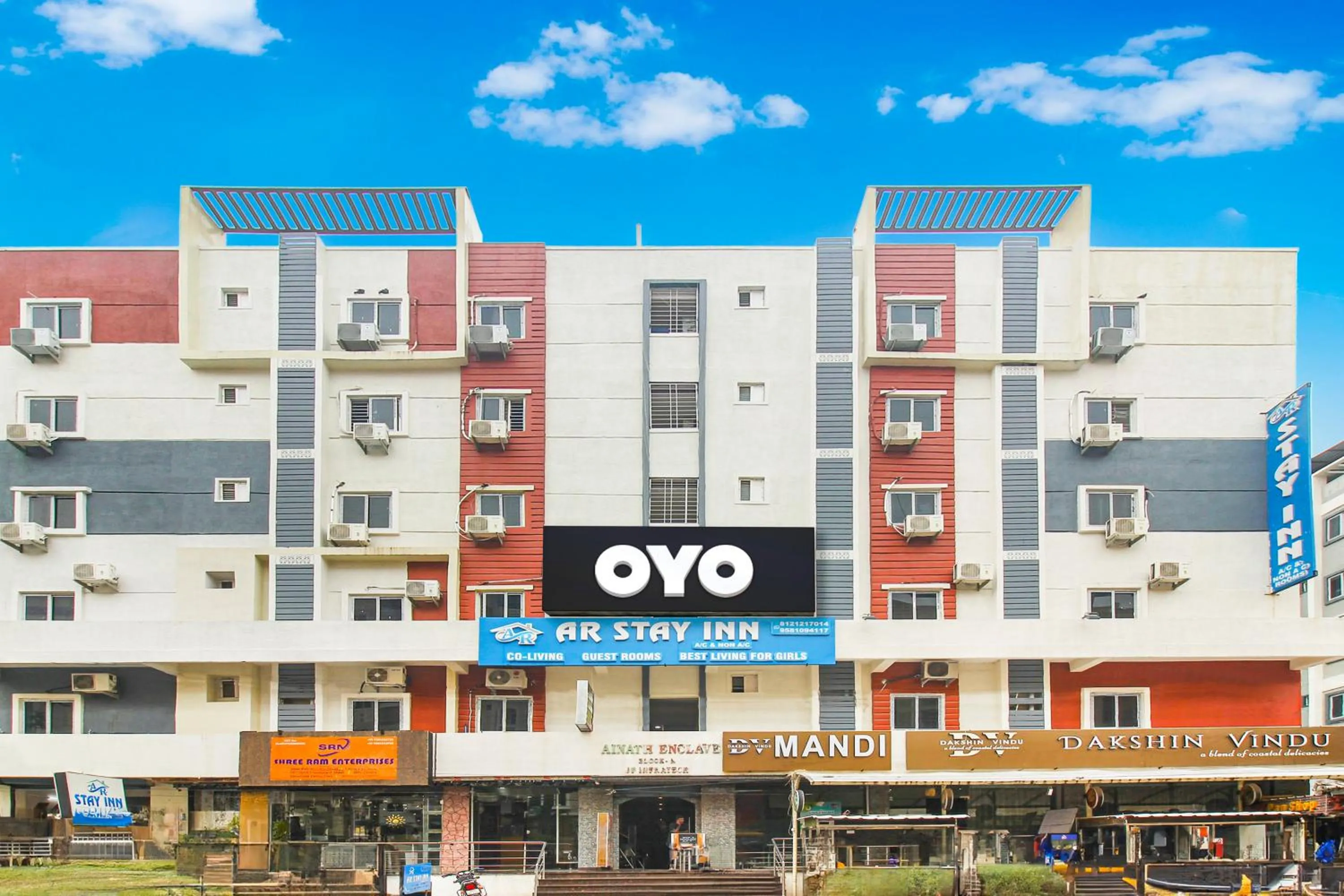 Facade/entrance in HOTEL O HYVIN SUITES