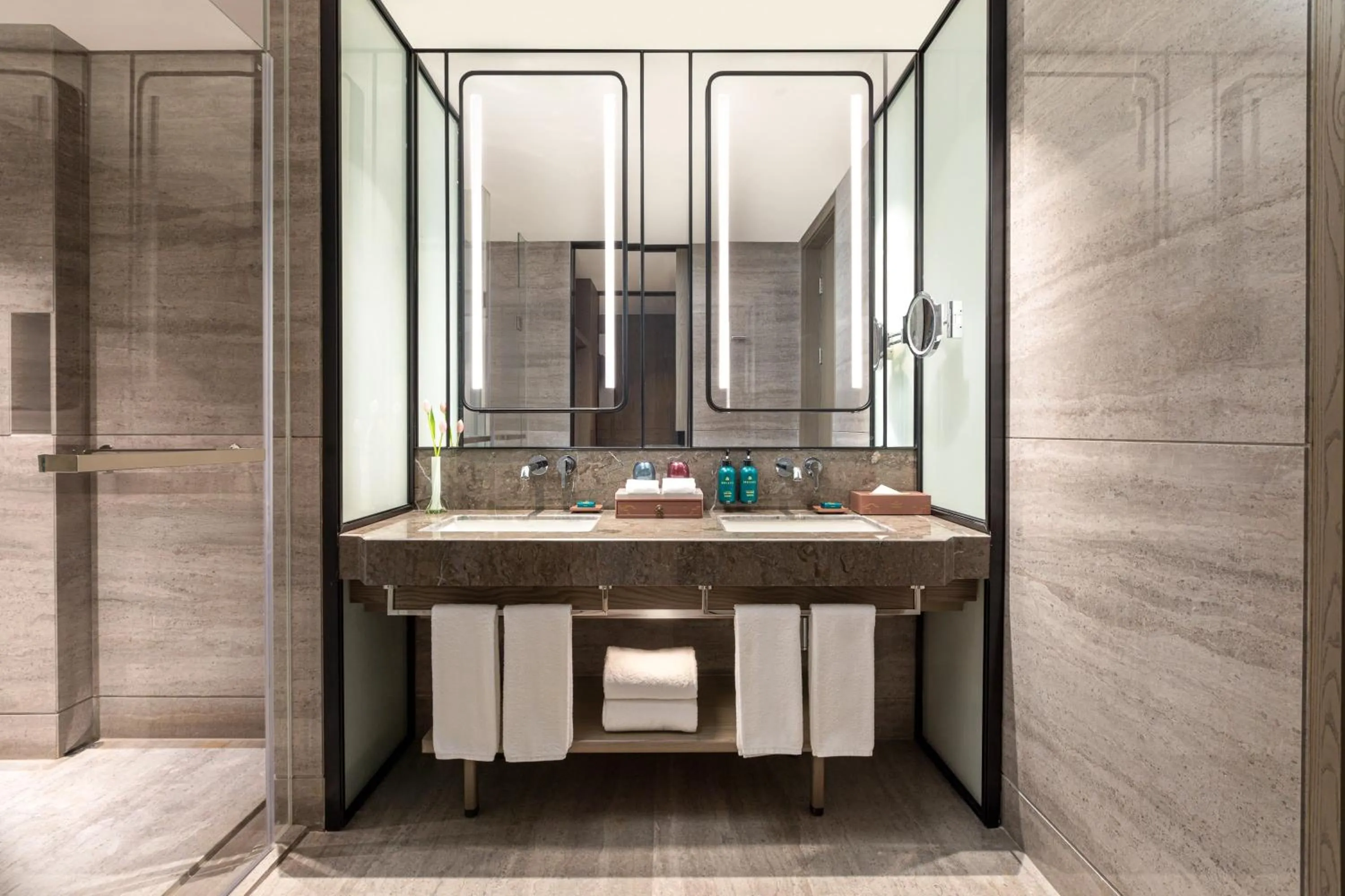 Photo of the whole room in Crowne Plaza Quzhou, an IHG Hotel